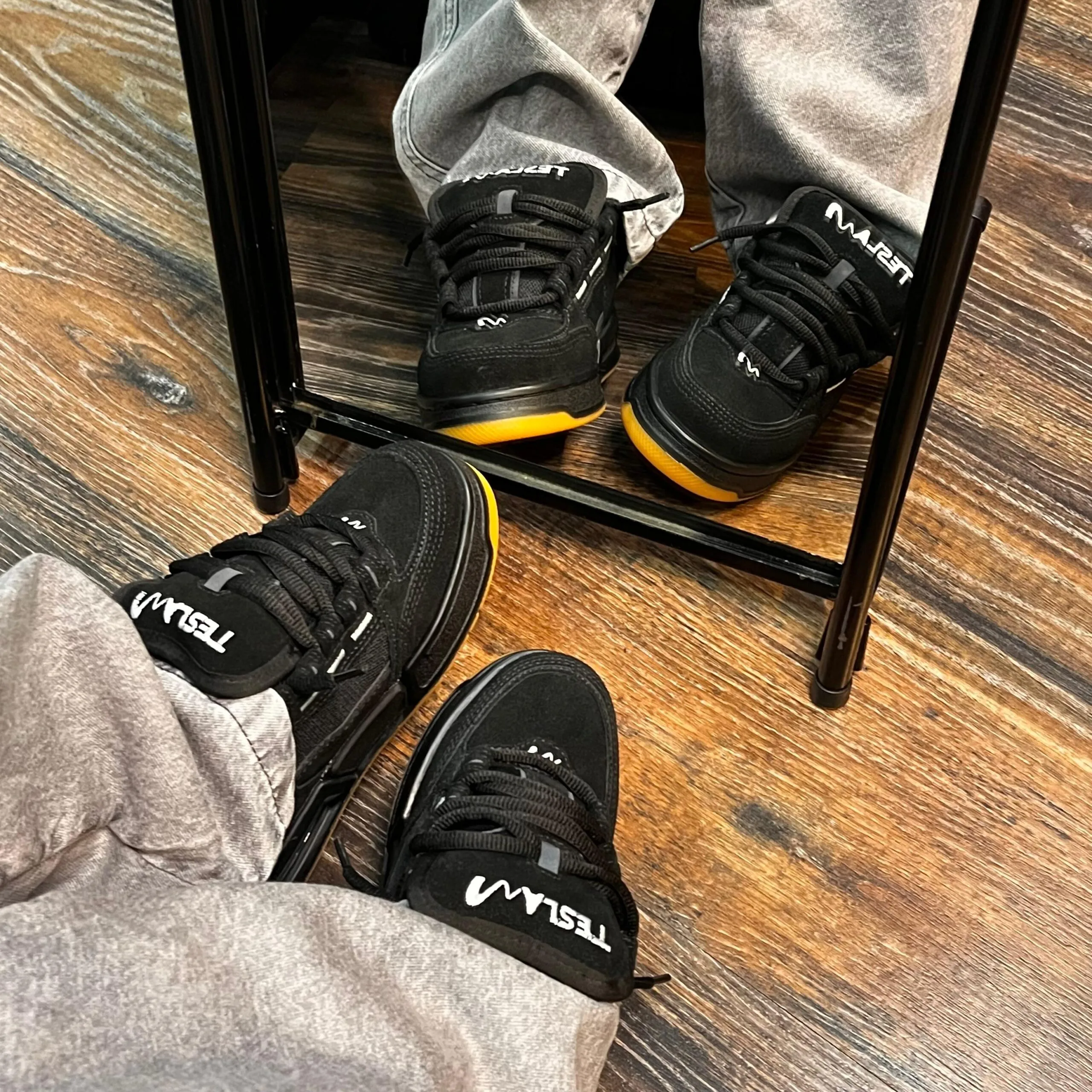 Tênis Tesla Coil Delux Black Gum - Imagem 5