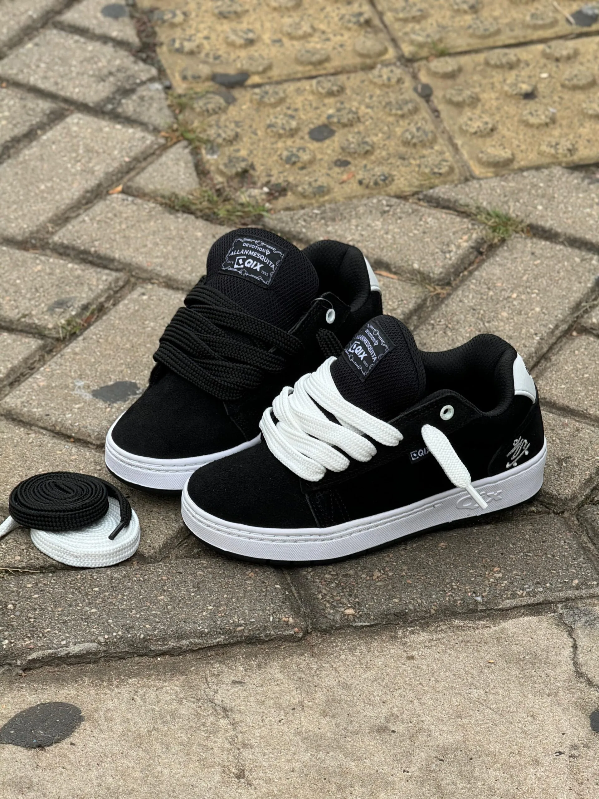 Tenis Qix Allan Mesquita Preto Branco - Imagem 2