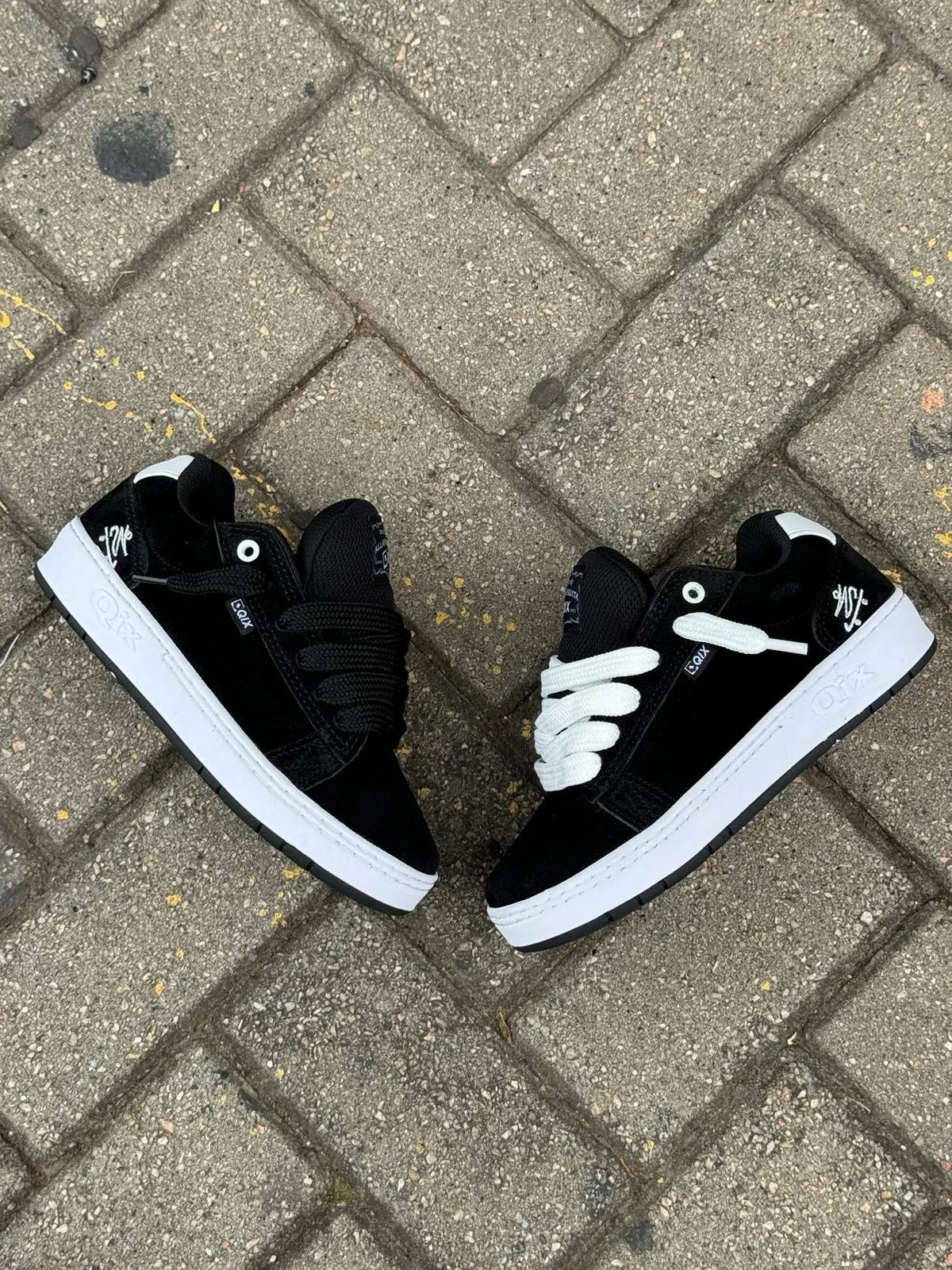 Tenis Qix Allan Mesquita Preto Branco - Imagem 9