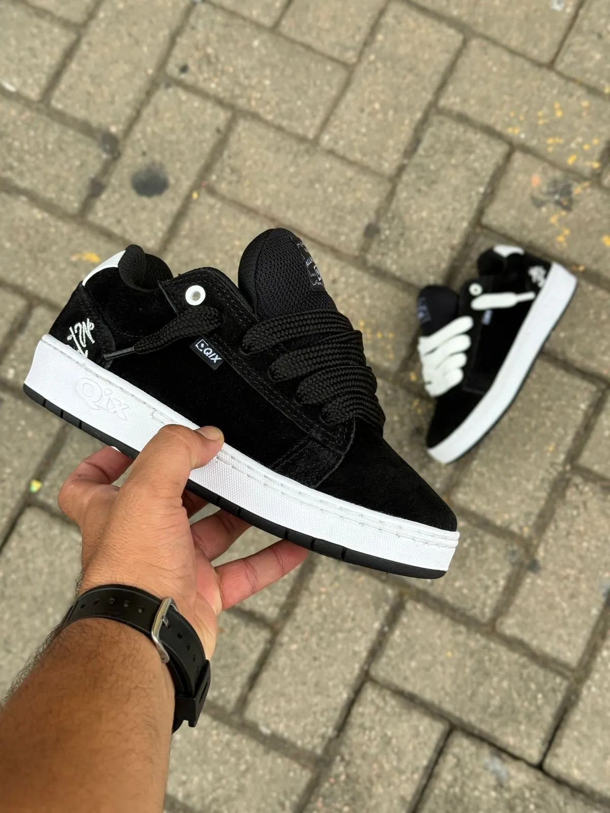 Tenis Qix Allan Mesquita Preto Branco - Imagem 3