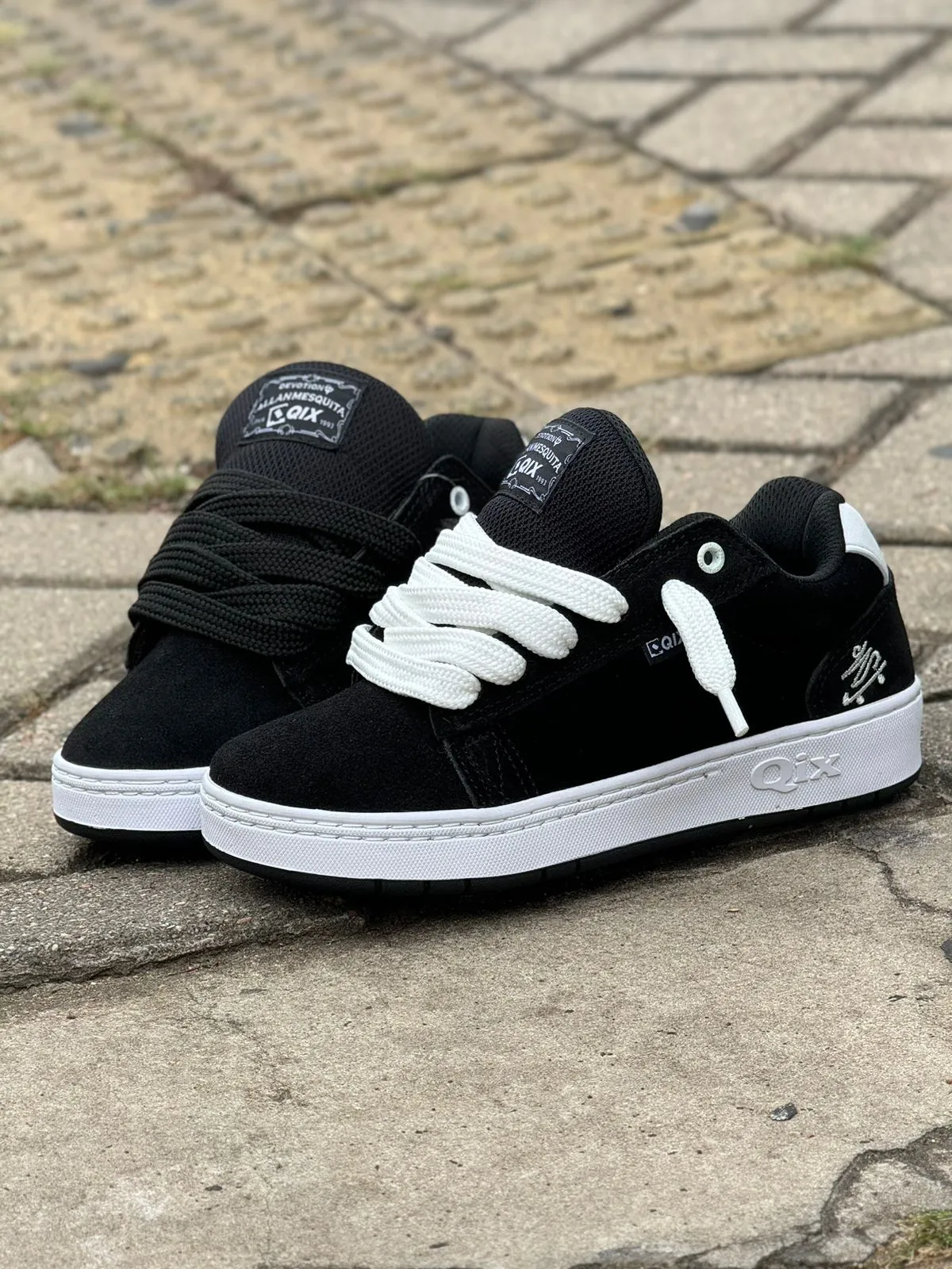 Tenis Qix Allan Mesquita Preto Branco - Imagem 7