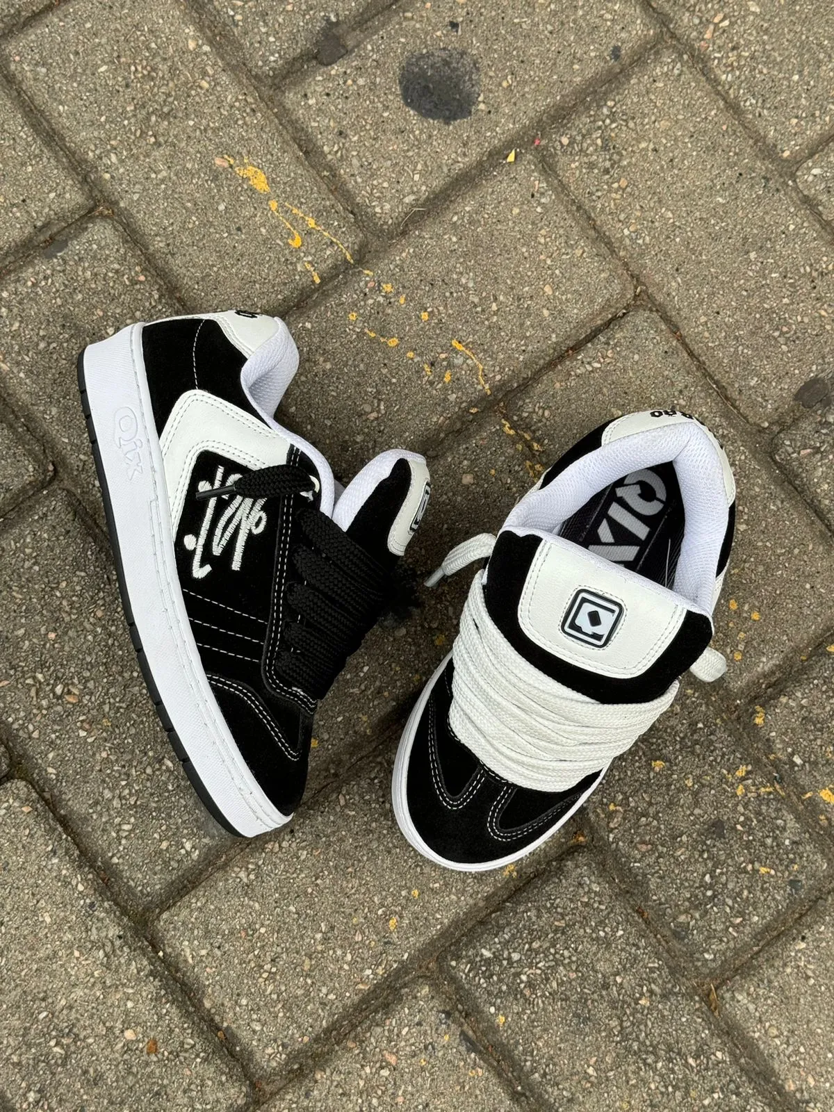 Tenis Qix Chorão Lado B Preto Branco - Imagem 7