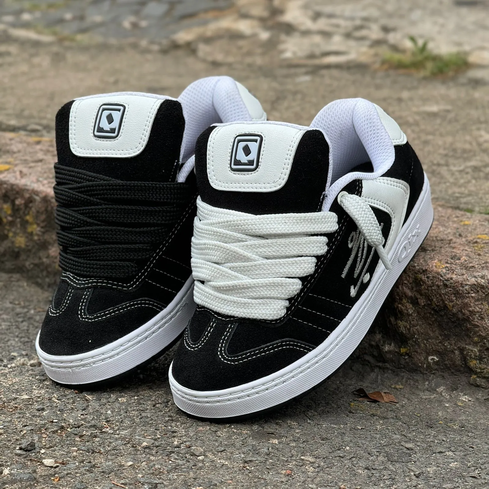 Tenis Qix Chorão Lado B Preto Branco - Imagem 9