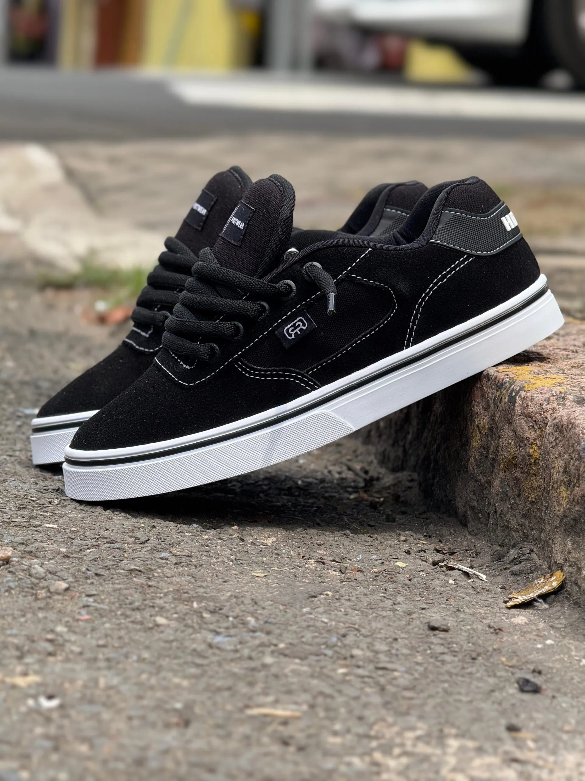 Tênis Hocks Flat Lite Black Line White