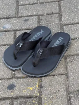Chinelo Kenner Kivah Preto Cinza