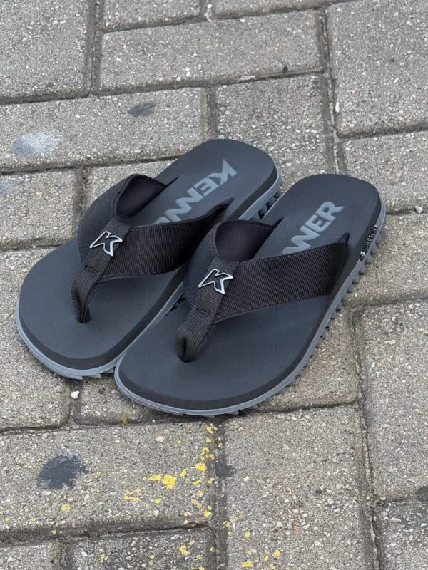 Chinelo Kenner Kivah Preto Cinza