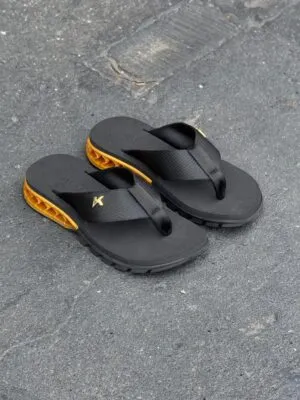 CHINELO KENNER RAKKA PRETO DOURADO