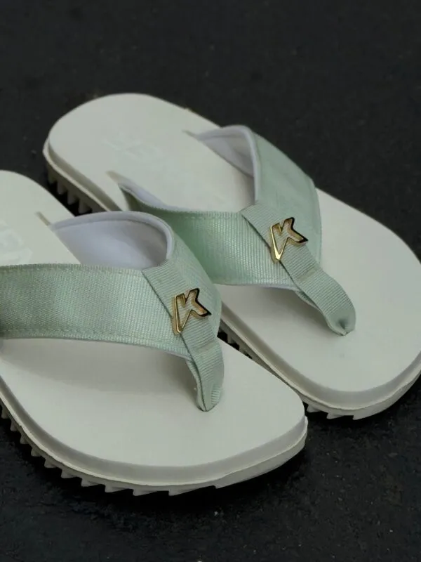 Chinelo Kenner Kivah Branco Nevoa - Imagem 4