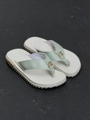 Chinelo Kenner Kivah Branco Nevoa