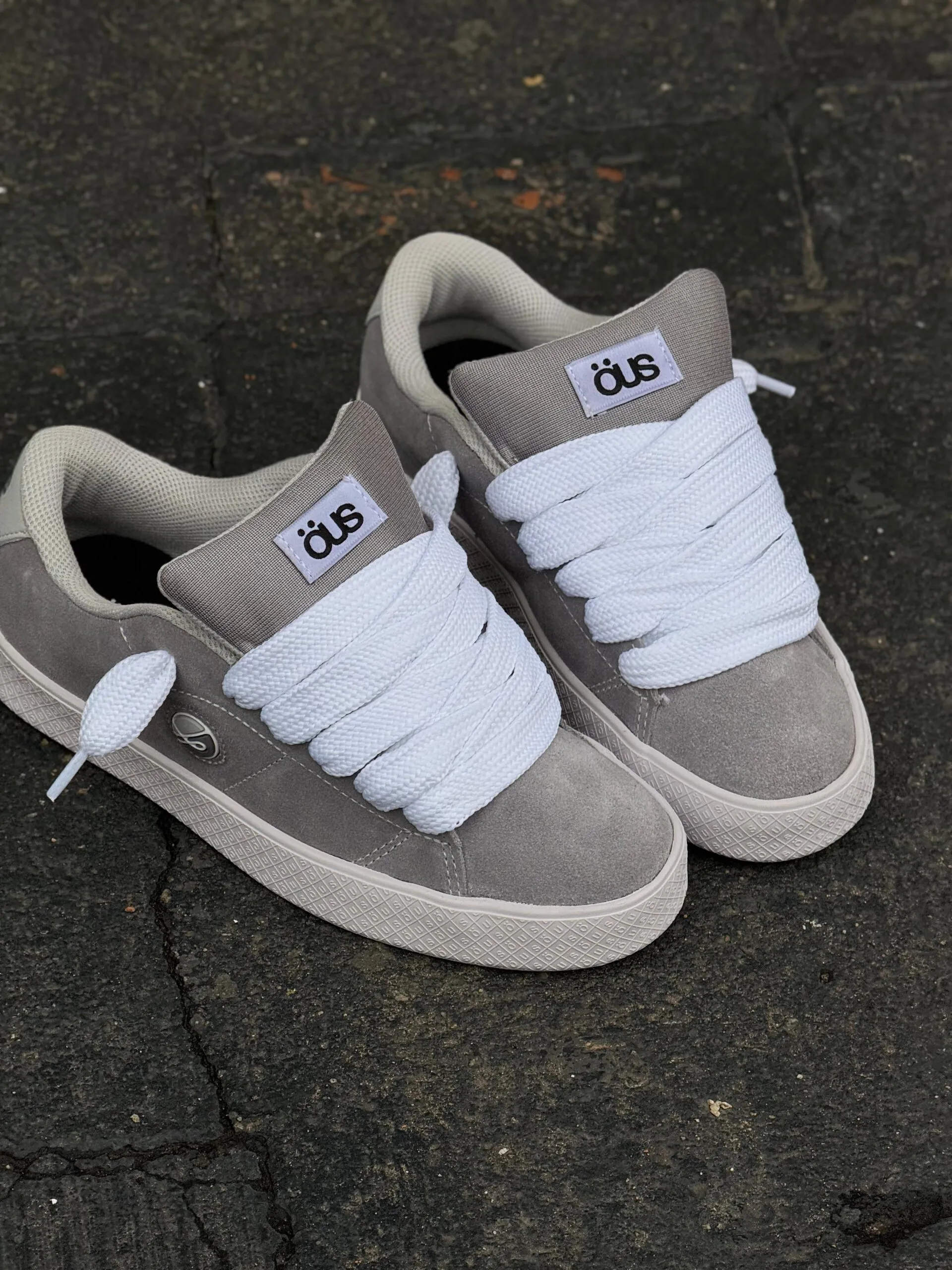 Tênis ÖUS Dots Cinza Essencial - Imagem 2