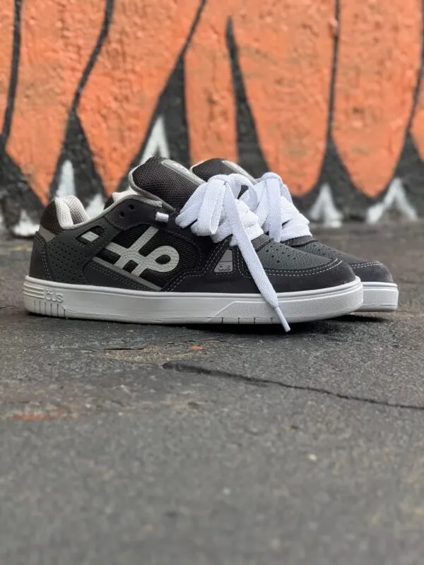 Tênis ÖUS Couro 2k Cinza Branco Reflex Silver Essencial - Imagem 5