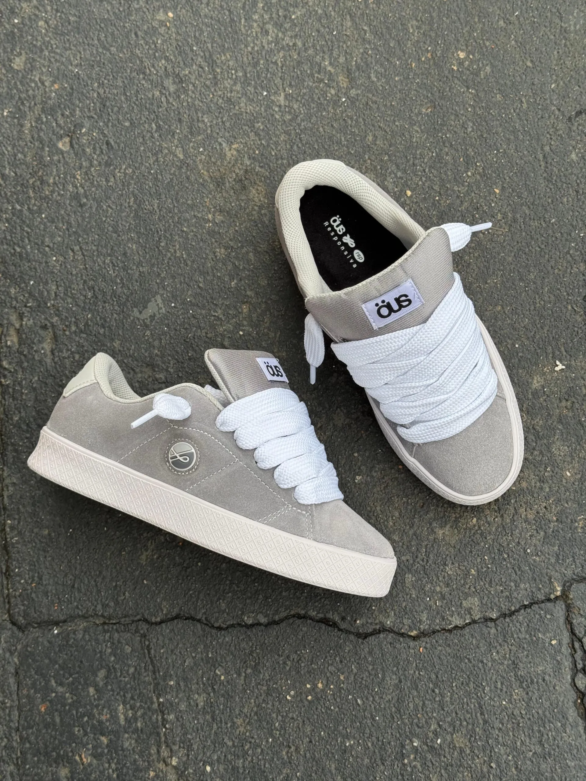 Tênis ÖUS Dots Cinza Essencial - Imagem 4