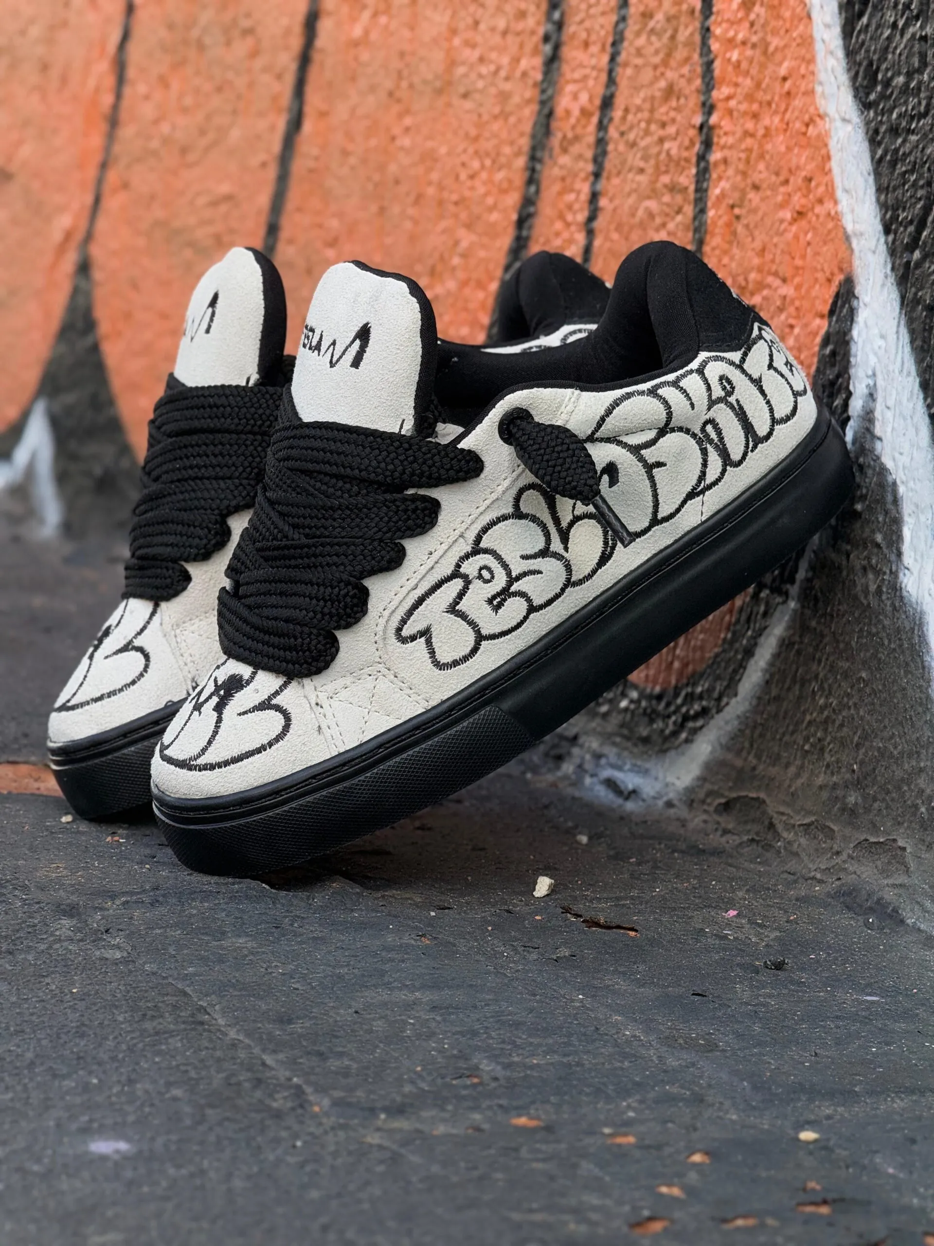 Tênis Tesla Hertz Off White Bomb - Imagem 3