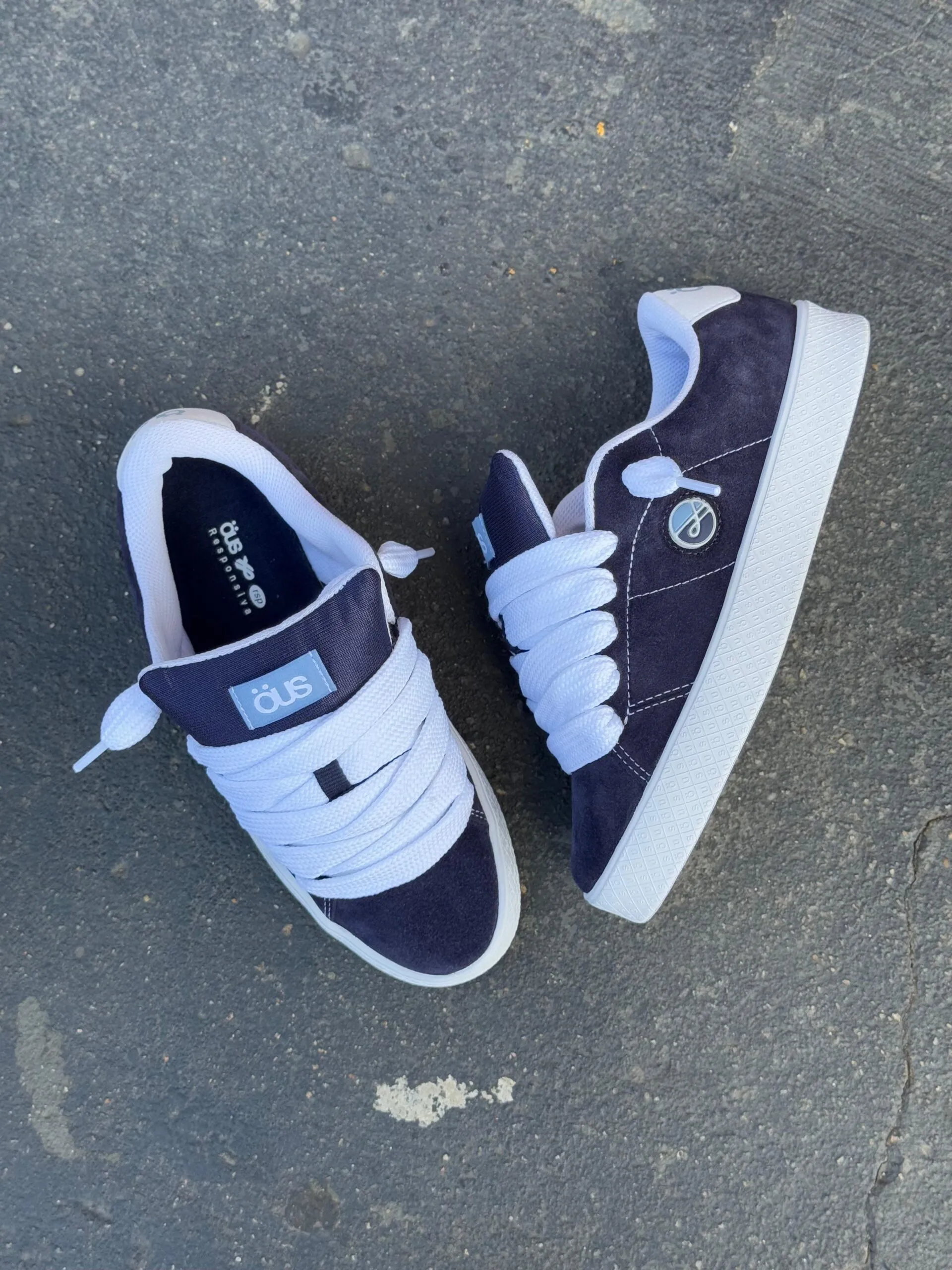 Tênis ÖUS Dots Azul Esc Branco Essencial - Imagem 3