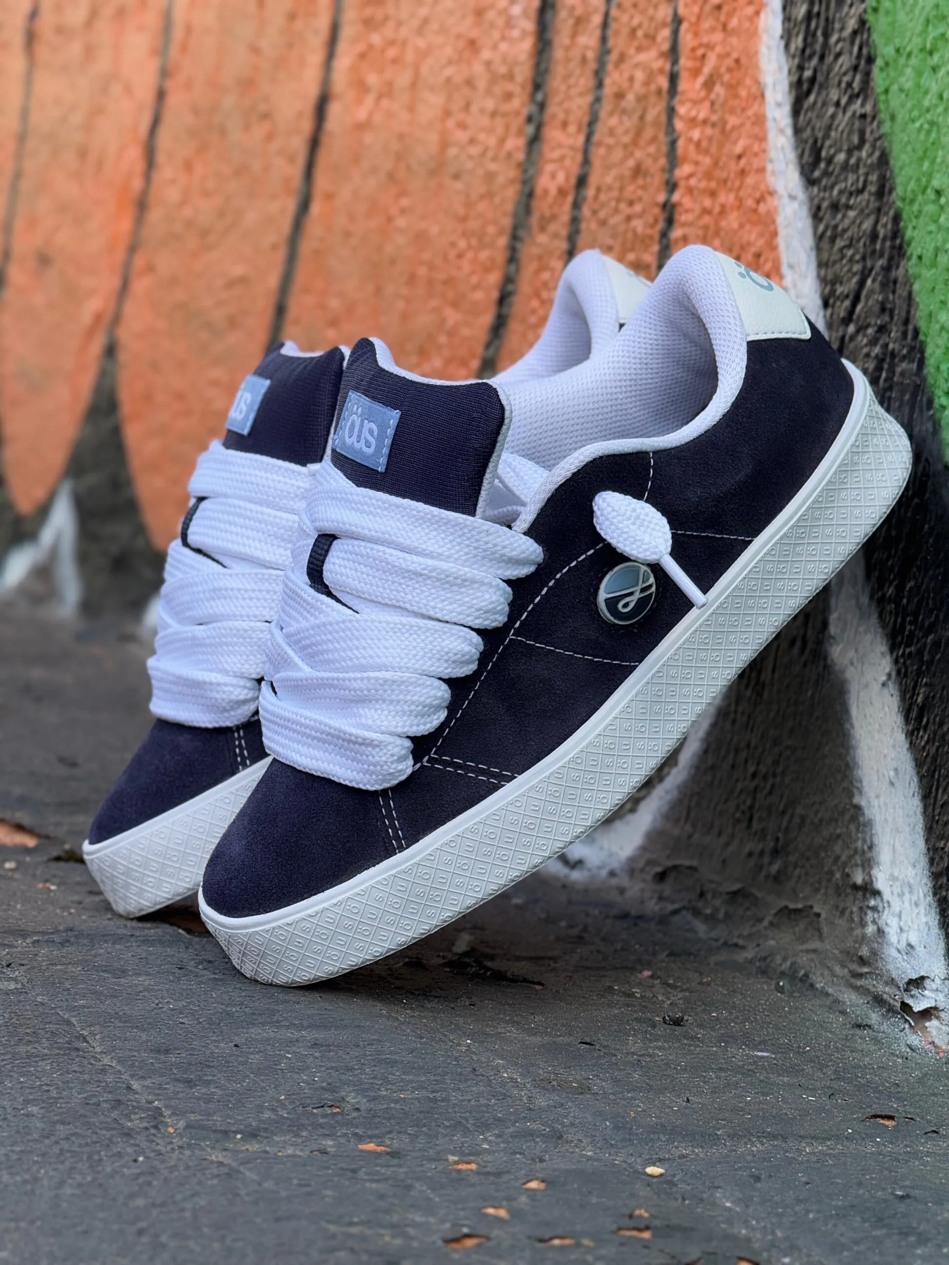 Tênis ÖUS Dots Azul Esc Branco Essencial