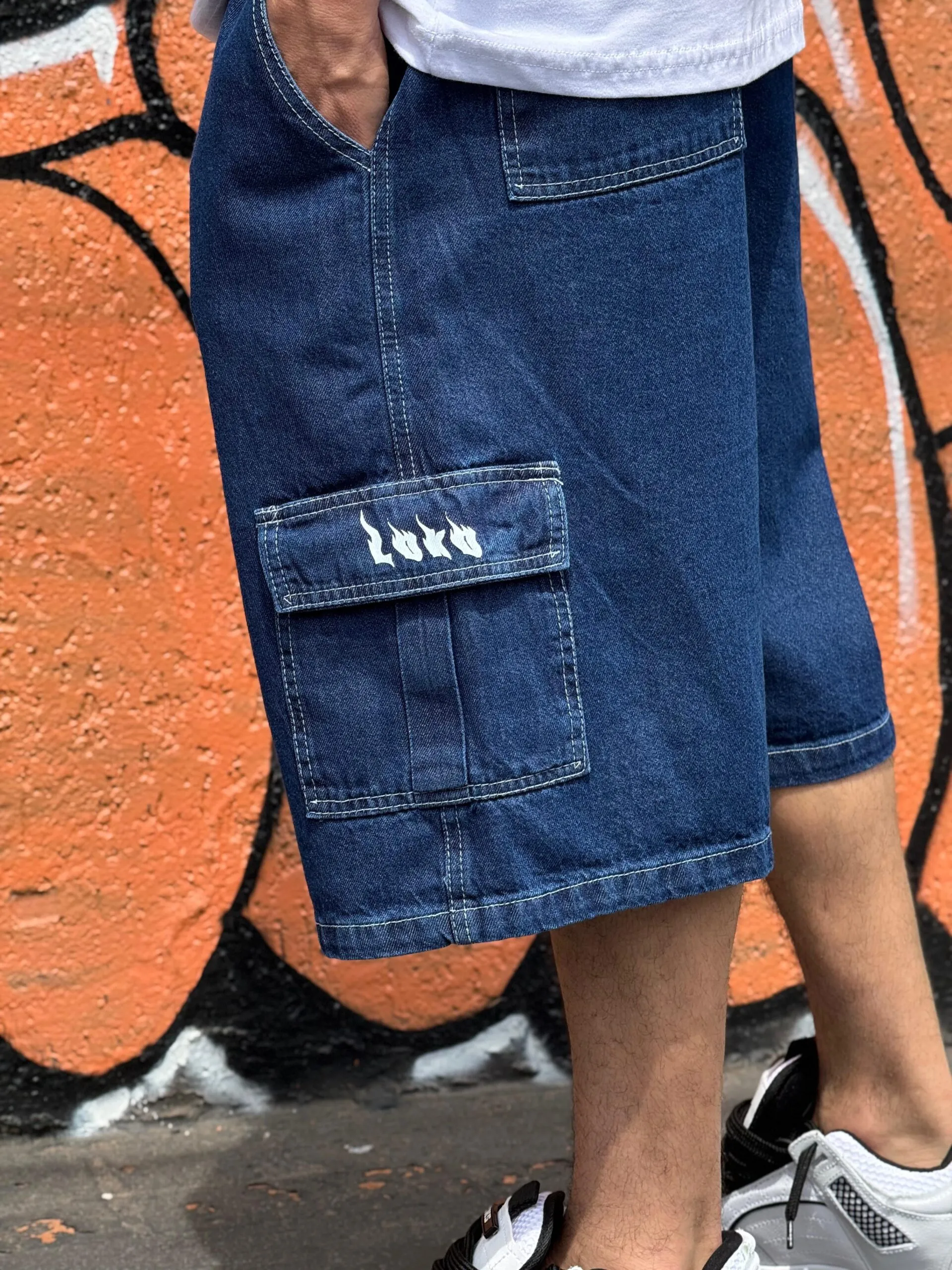 Bermuda Cargo Loko Jeans Escuro - Imagem 5