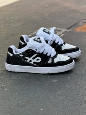 Tênis ÖUS Couro 2k Preto Branco Refletivo