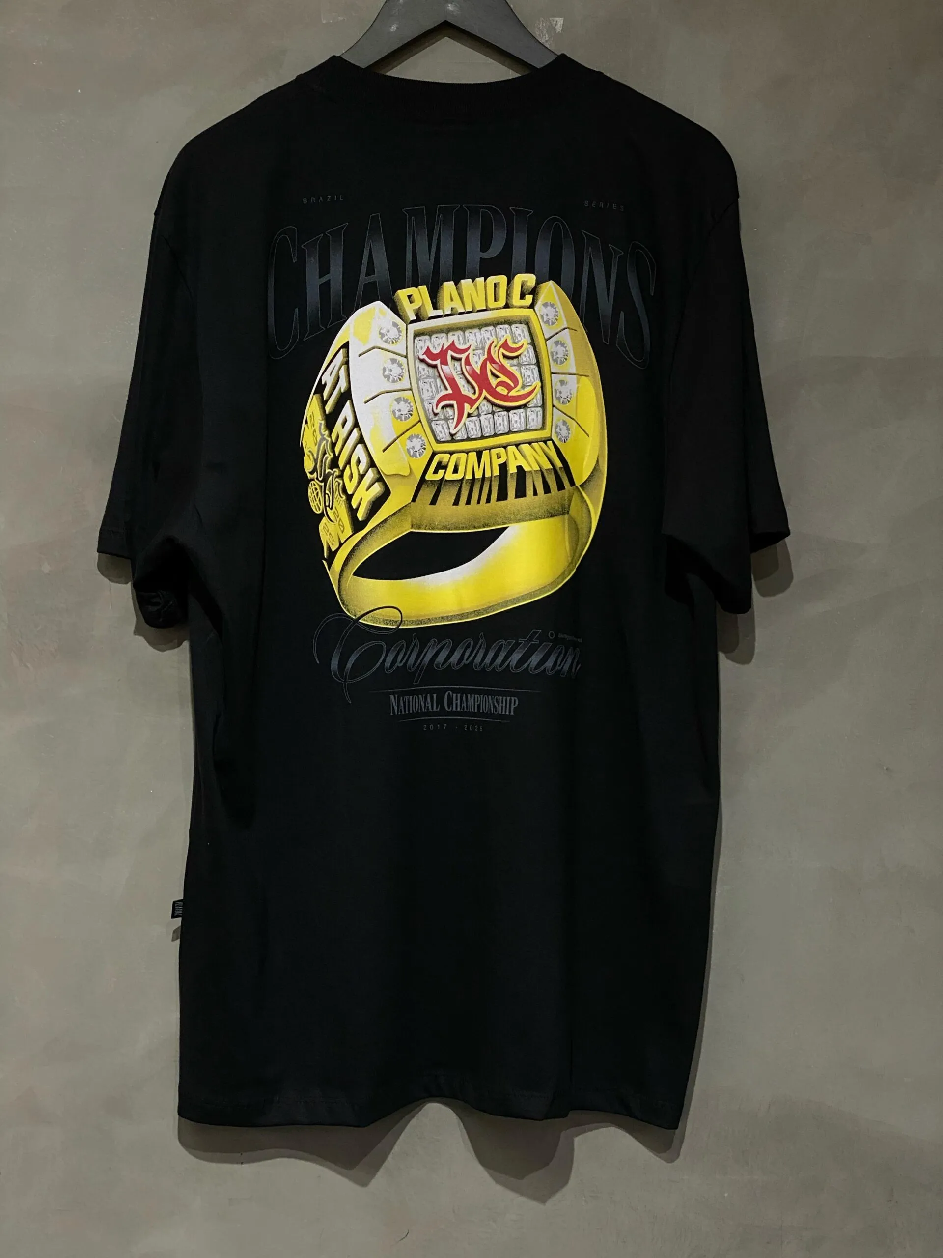 Camiseta Oversized Plano C.Champions Ring Preto