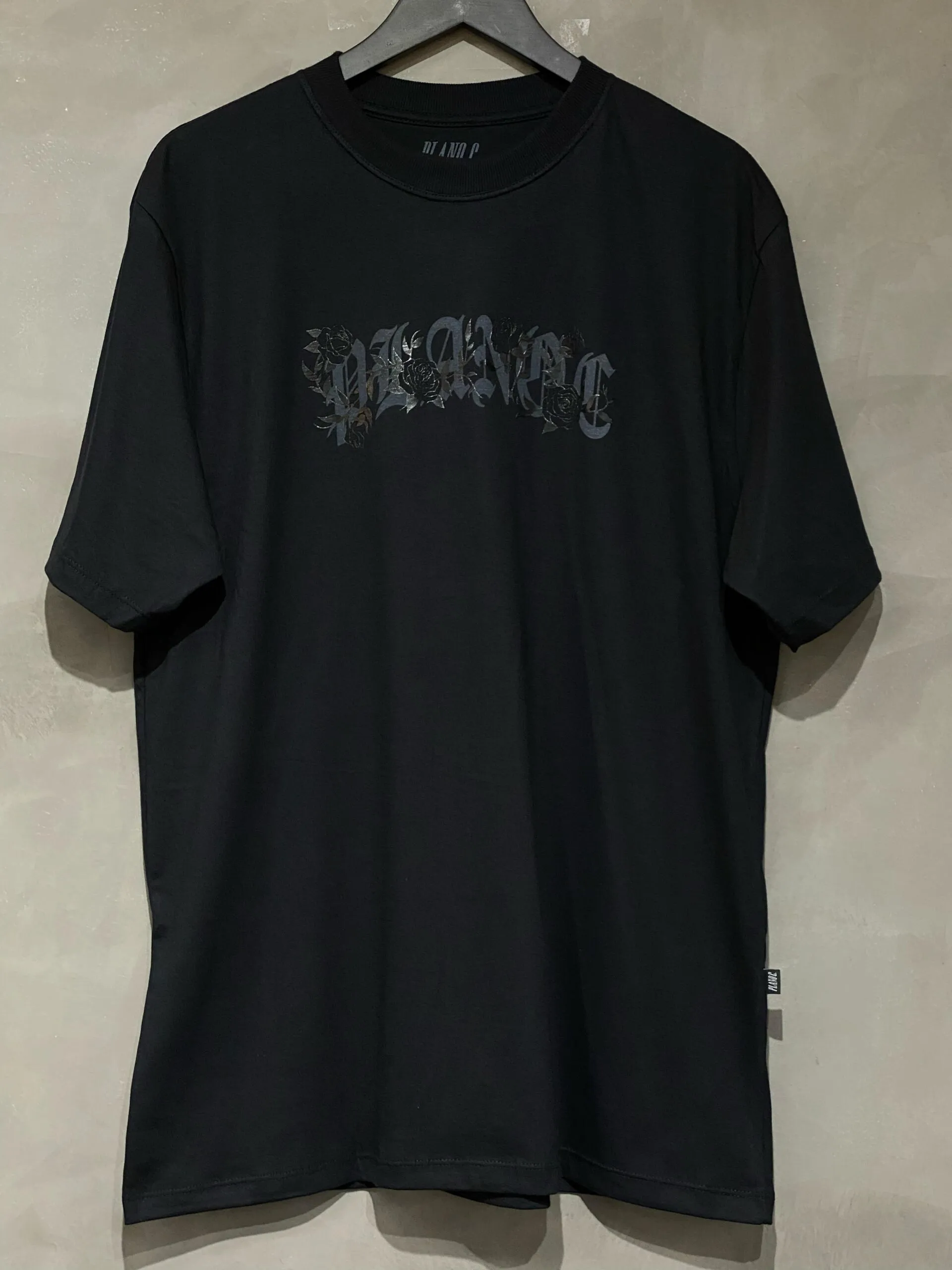 Camiseta Oversized Plano C. Climbing Roses Preto