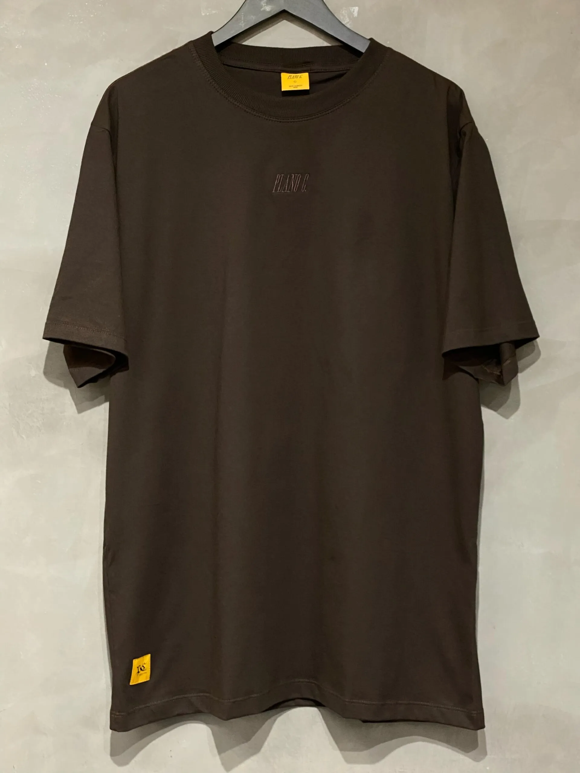 Camiseta Oversized Plano C. Logo Bordado Marrom Expresso