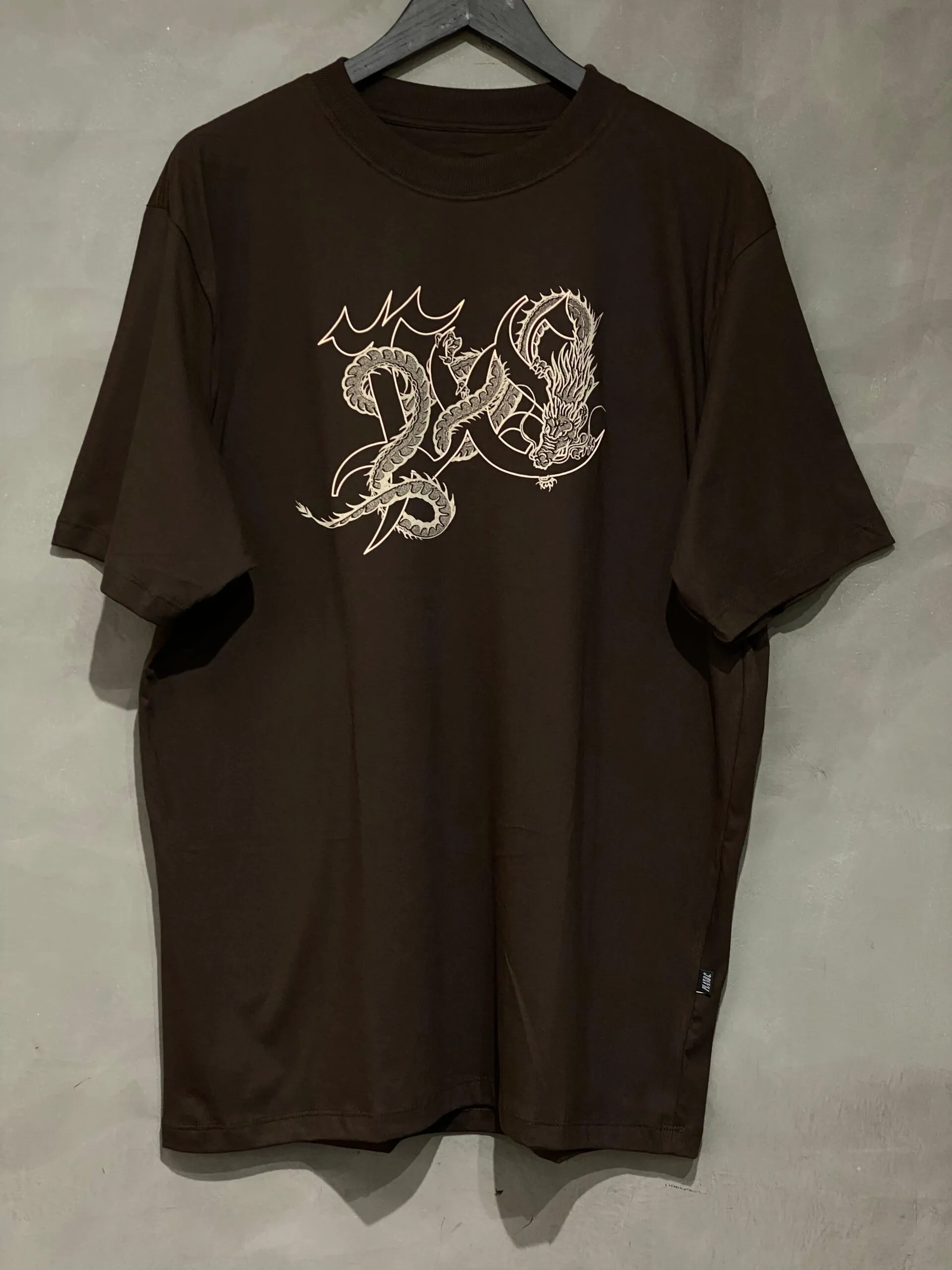 Camiseta Oversized Plano C. Dragon Marrom