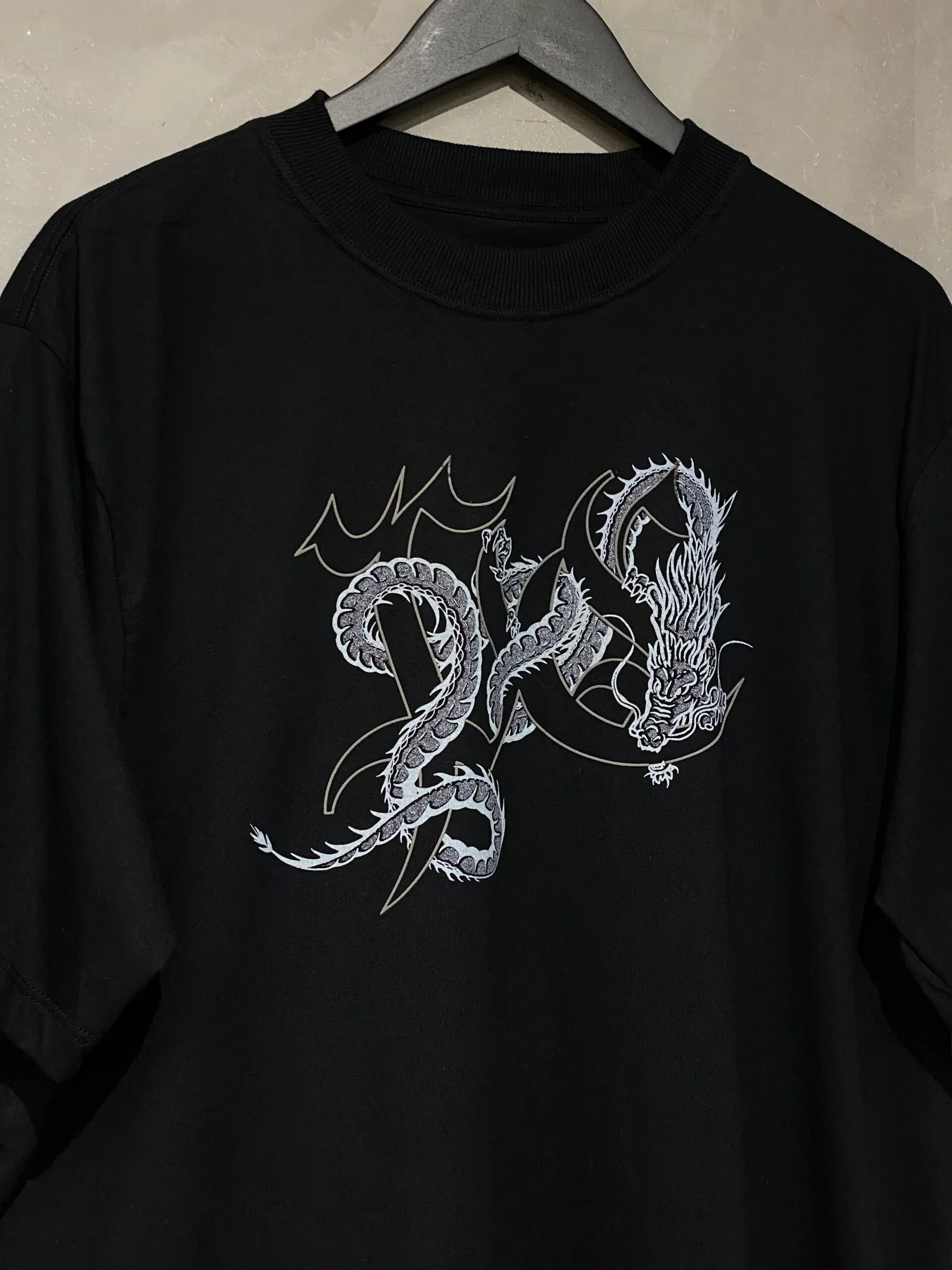 Camiseta Oversized Plano C. Dragon Preto - Imagem 2
