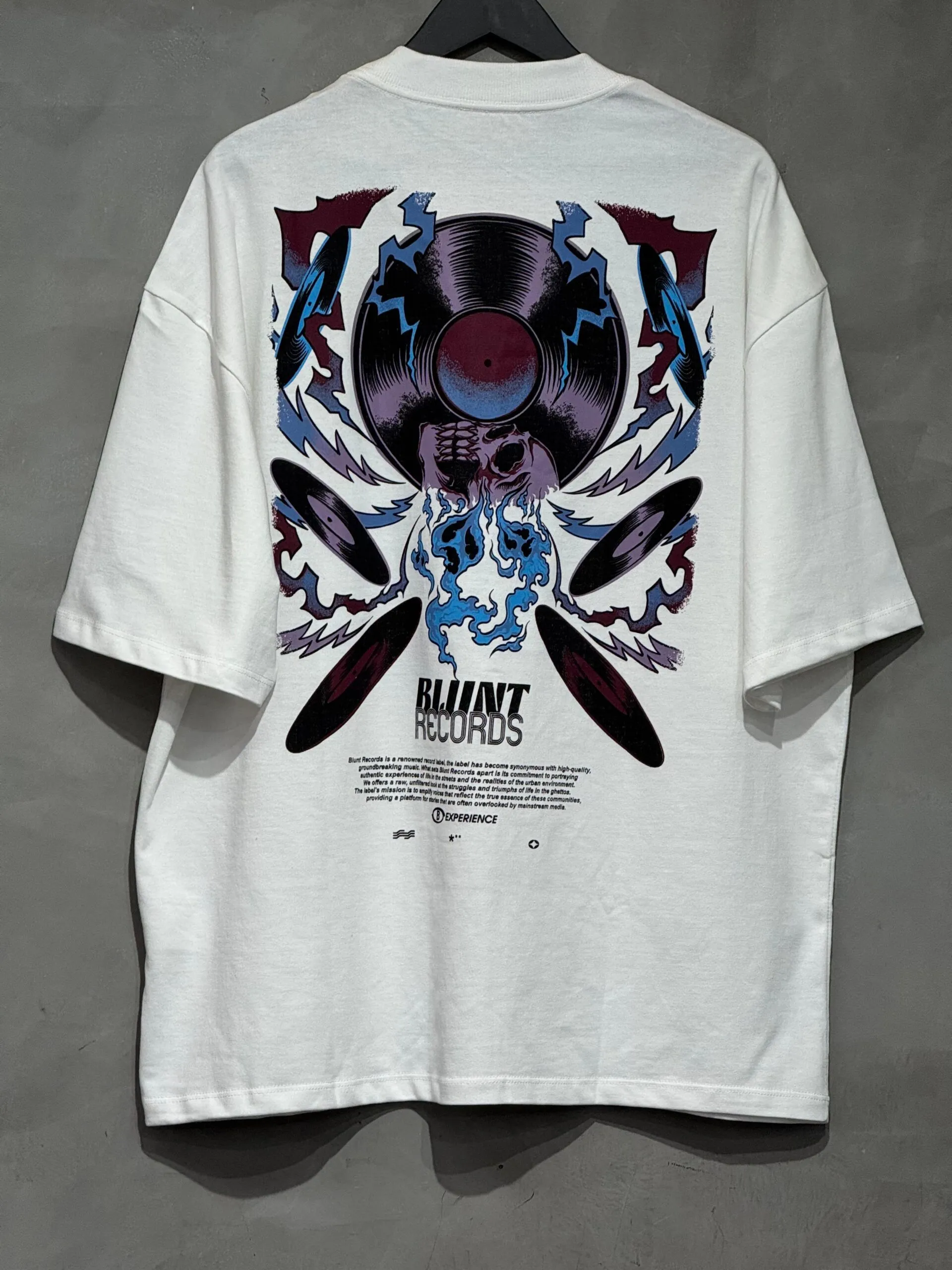 Camiseta Oversized Blunt Vinyl New White