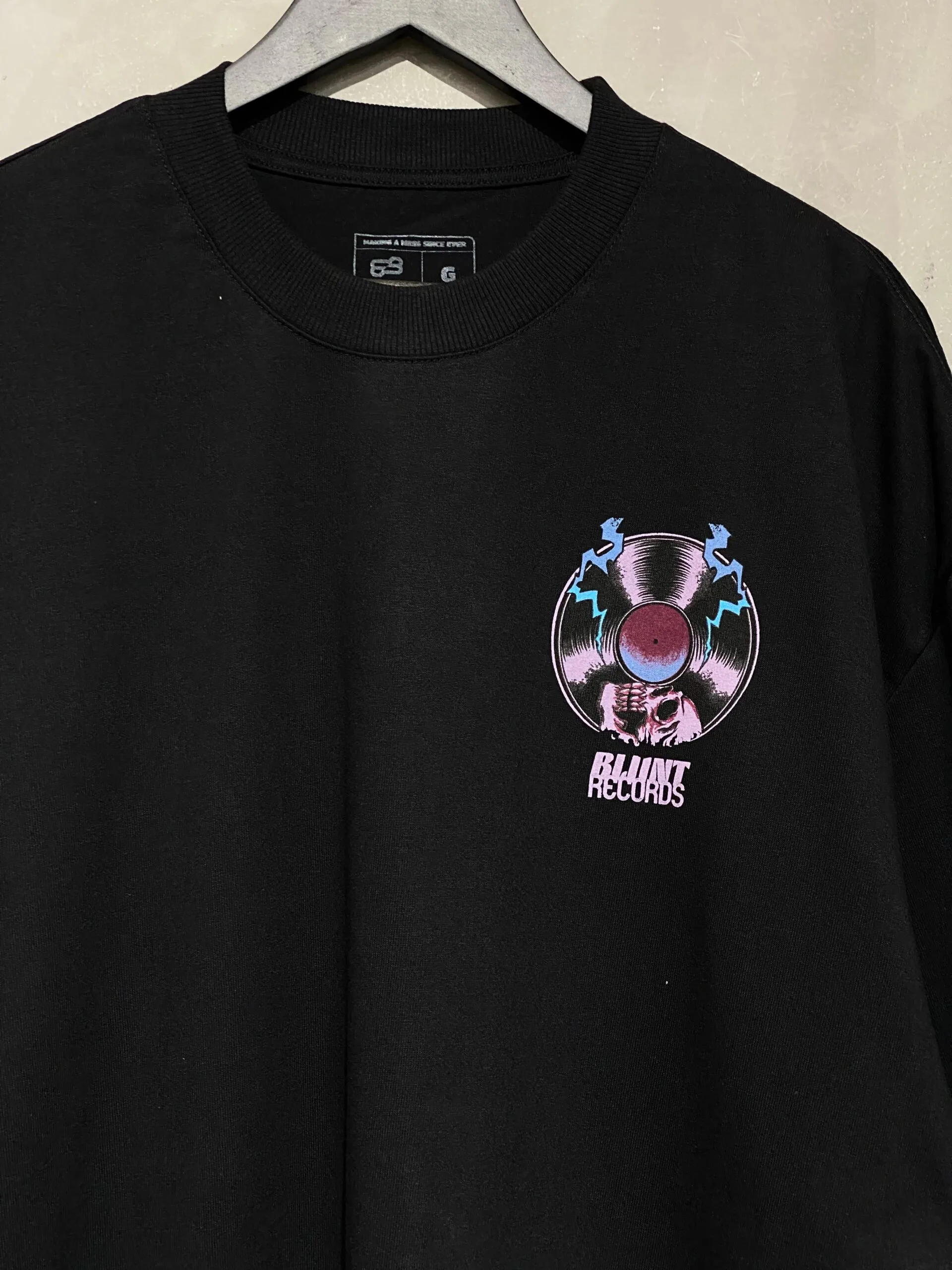 Camiseta Oversized Blunt Vinyl Preto - Imagem 5