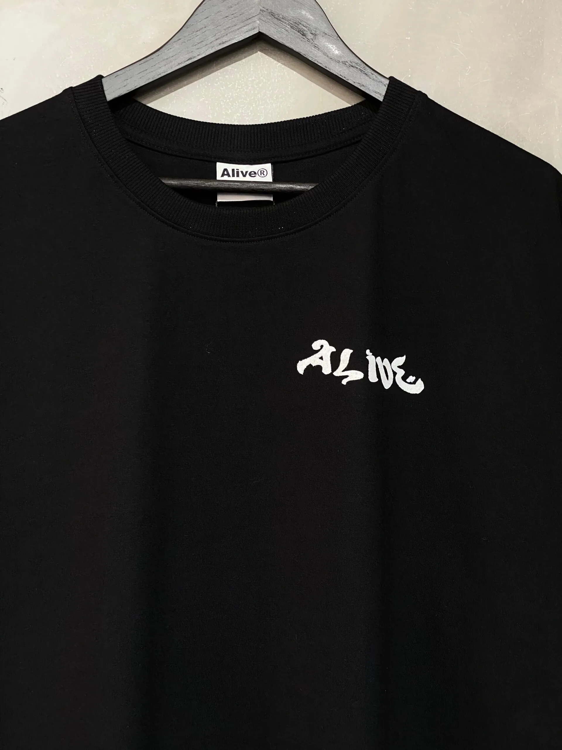 Camiseta Oversized Alive Arablc Preto - Imagem 4