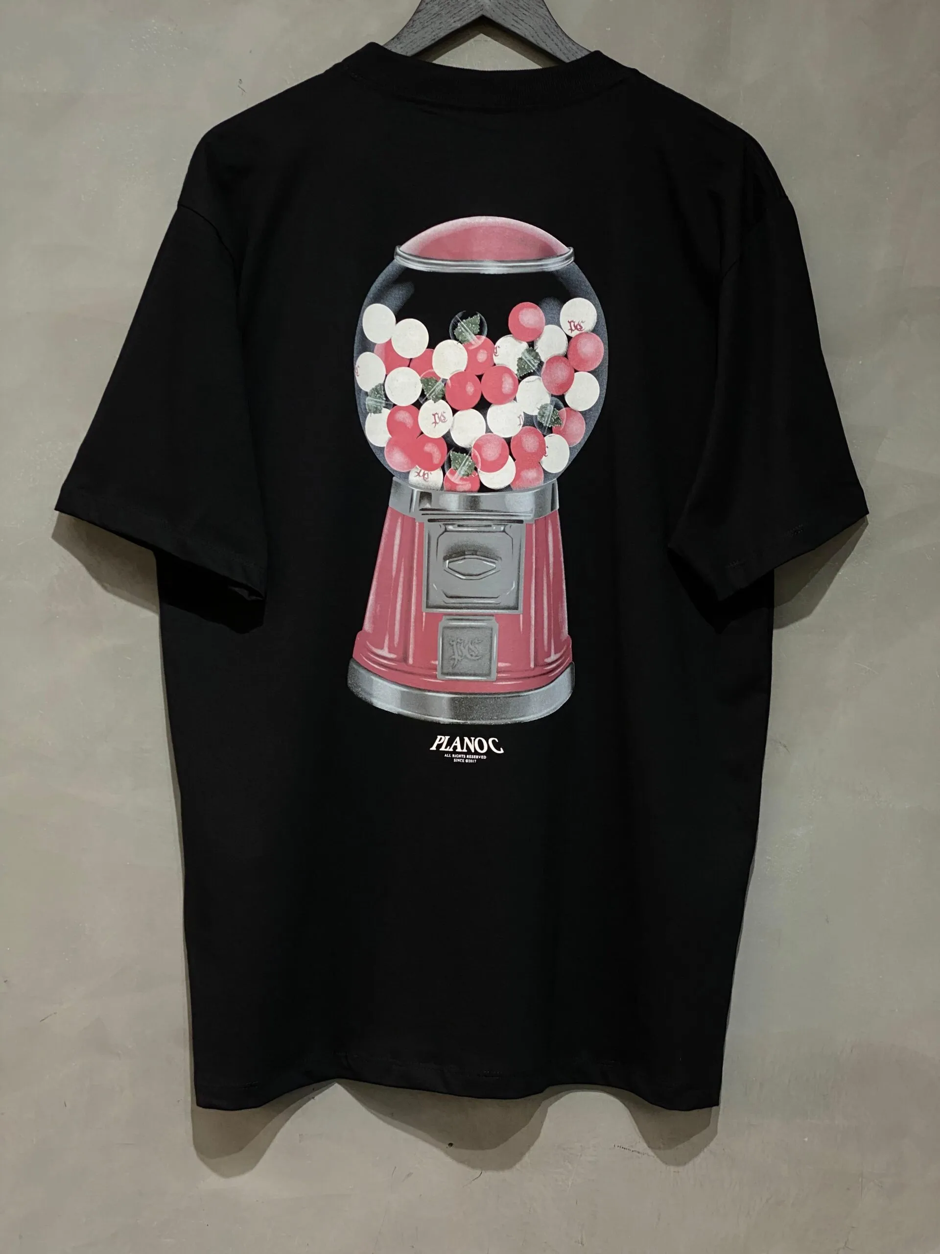 Camiseta Plano C. Vending Machine Preto