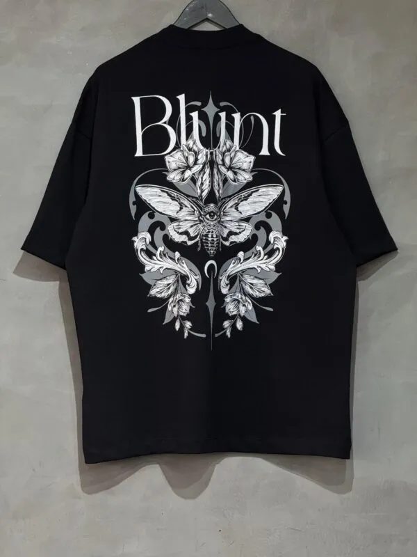 Camiseta Oversized Blunt Nocturna Preto