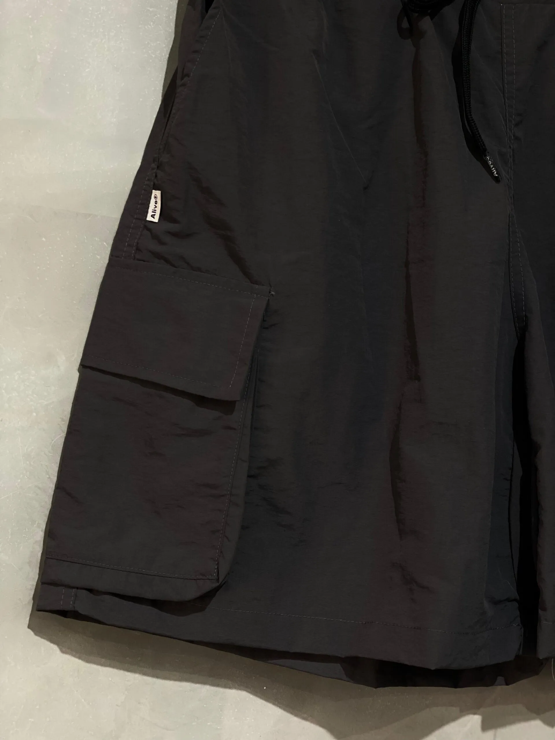 Shorts Alive Cargo Rubric Chumbo - Imagem 4