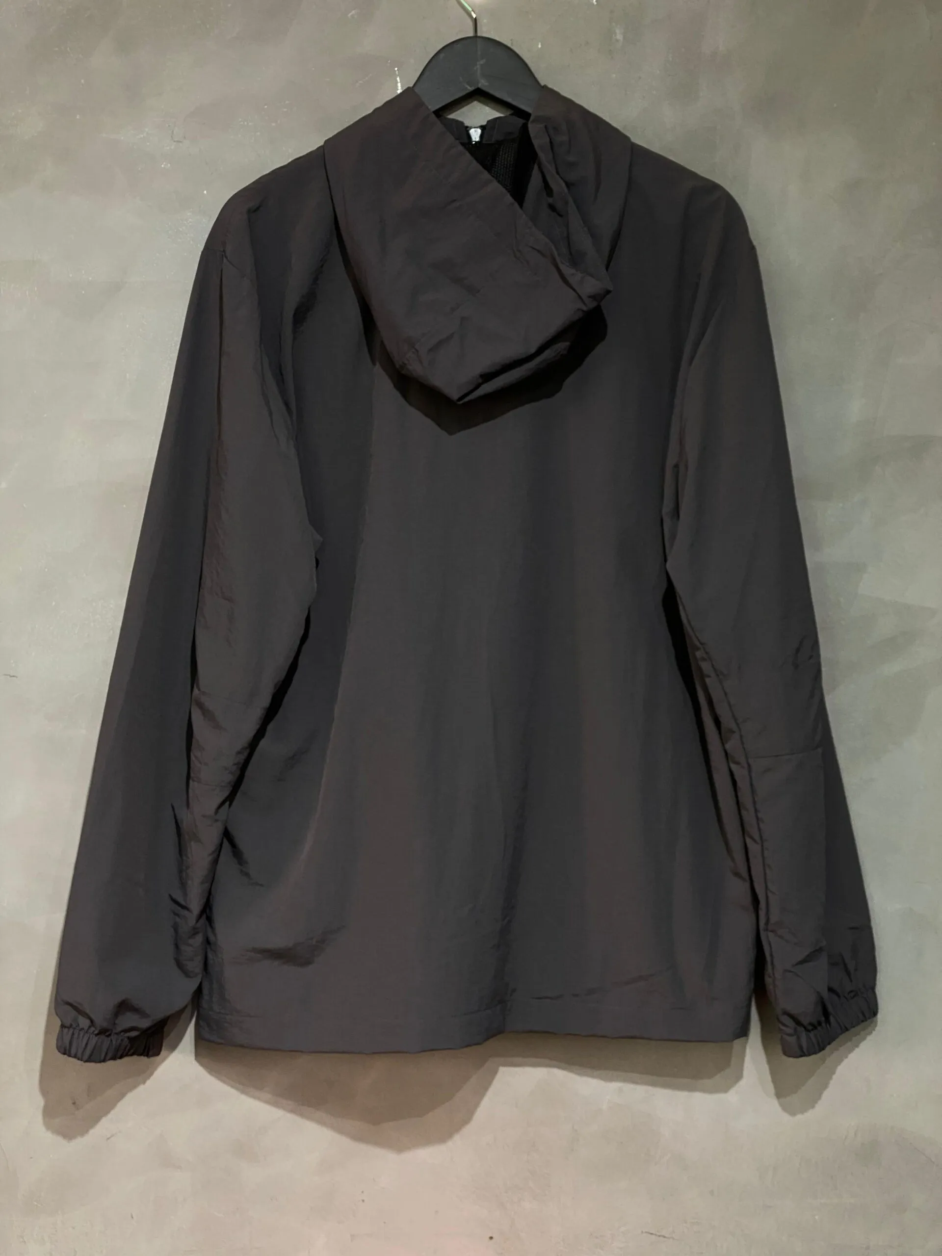 Jaqueta Corta Vento Alive Essencial Chumbo - Imagem 3