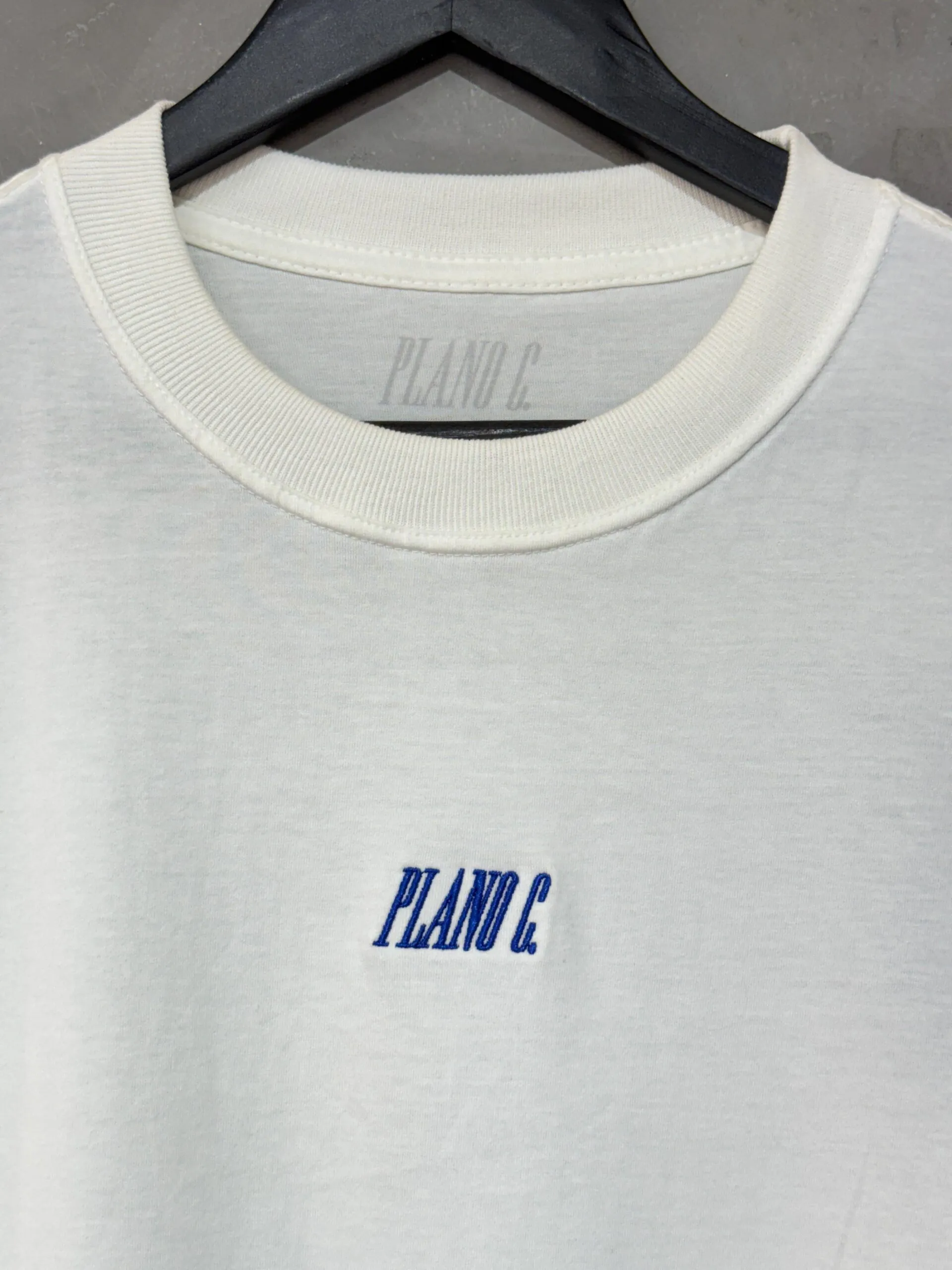 Camiseta Plano C. Logo Bordado Marfim - Imagem 3