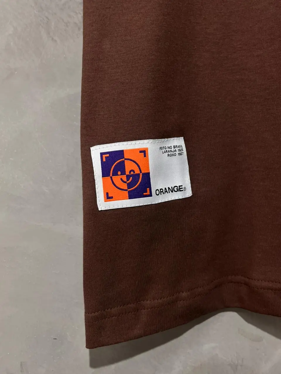 Camiseta Orange Classic Smile Marrom - Imagem 3