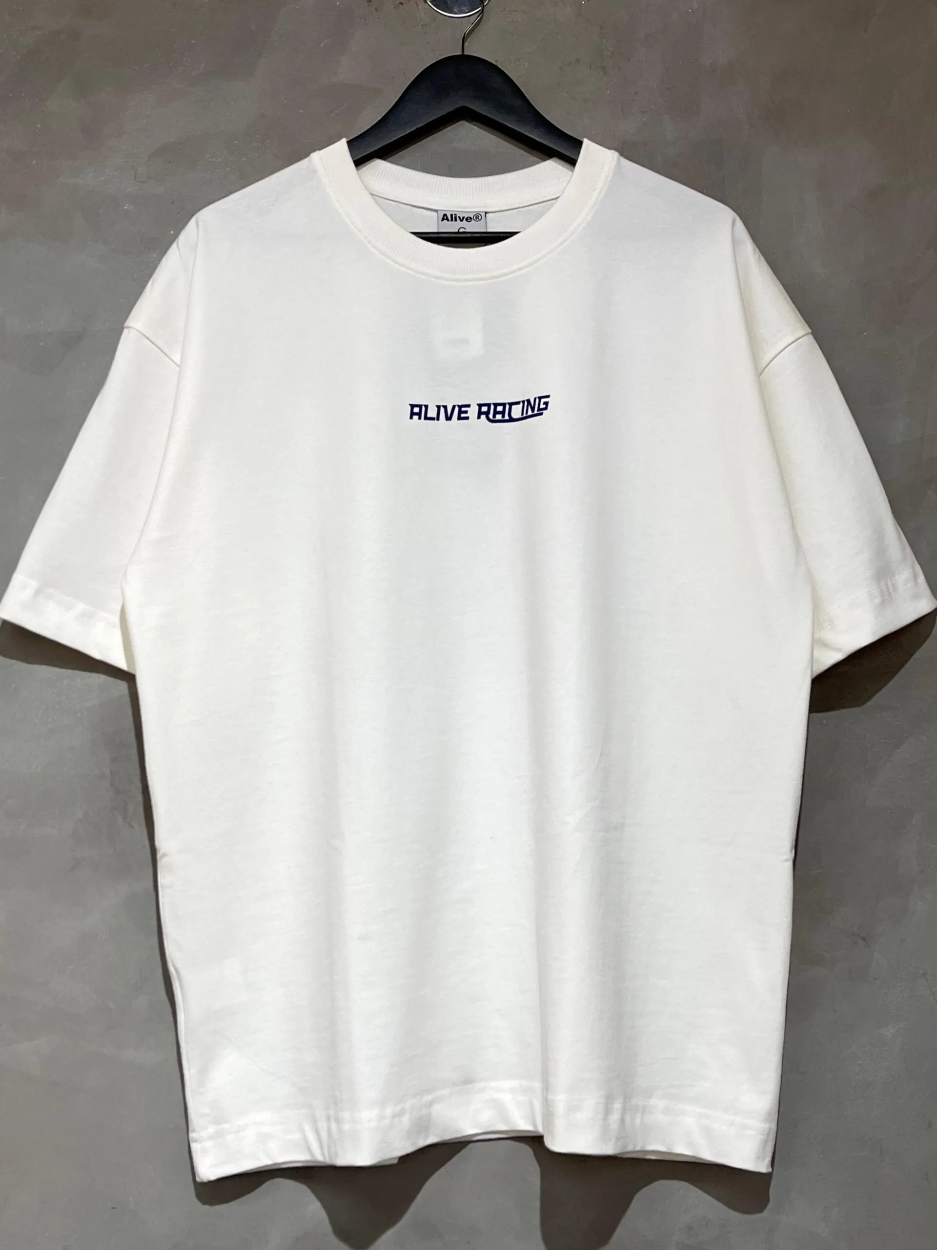 Camiseta Oversized Alive Racing Off White - Imagem 2