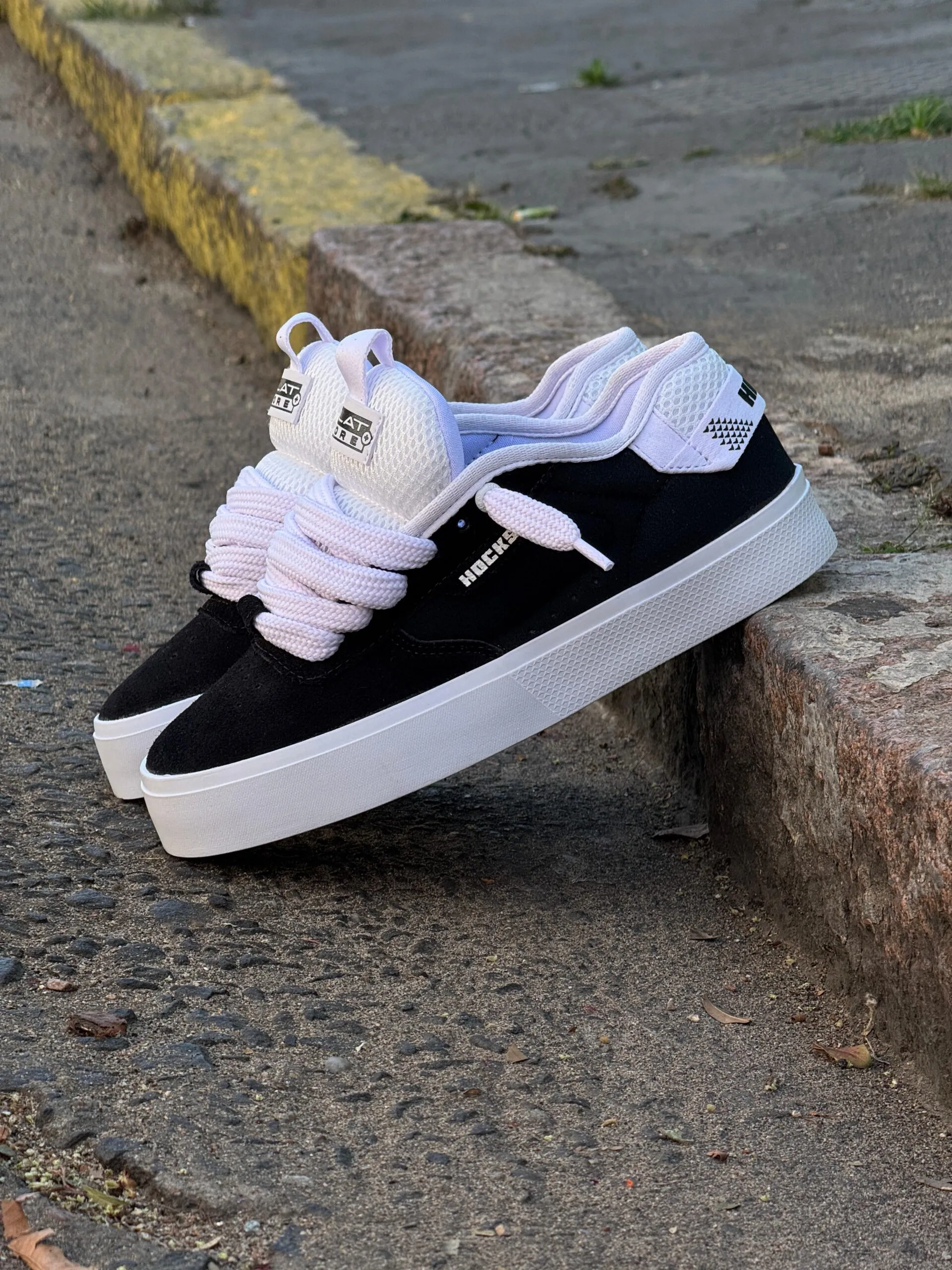 Tênis Hocks Flat Core Plus Petitpoa