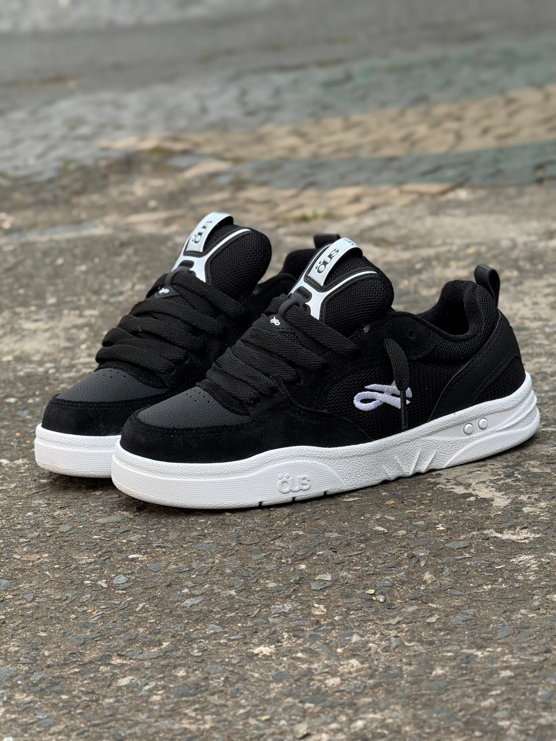 Tênis ÖUS Fluente Preto Branco Essencial - Imagem 9