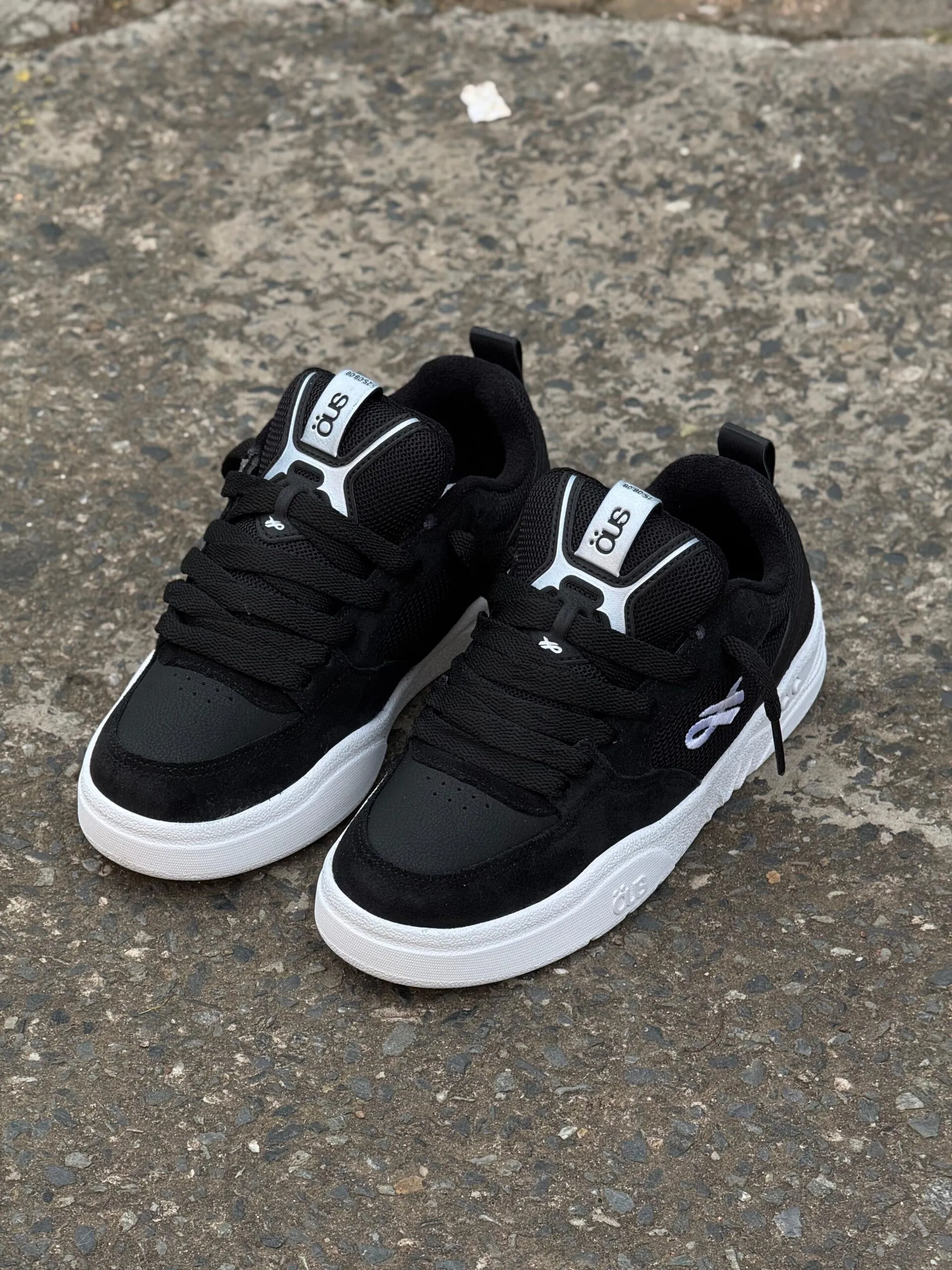 Tênis ÖUS Fluente Preto Branco Essencial - Imagem 5