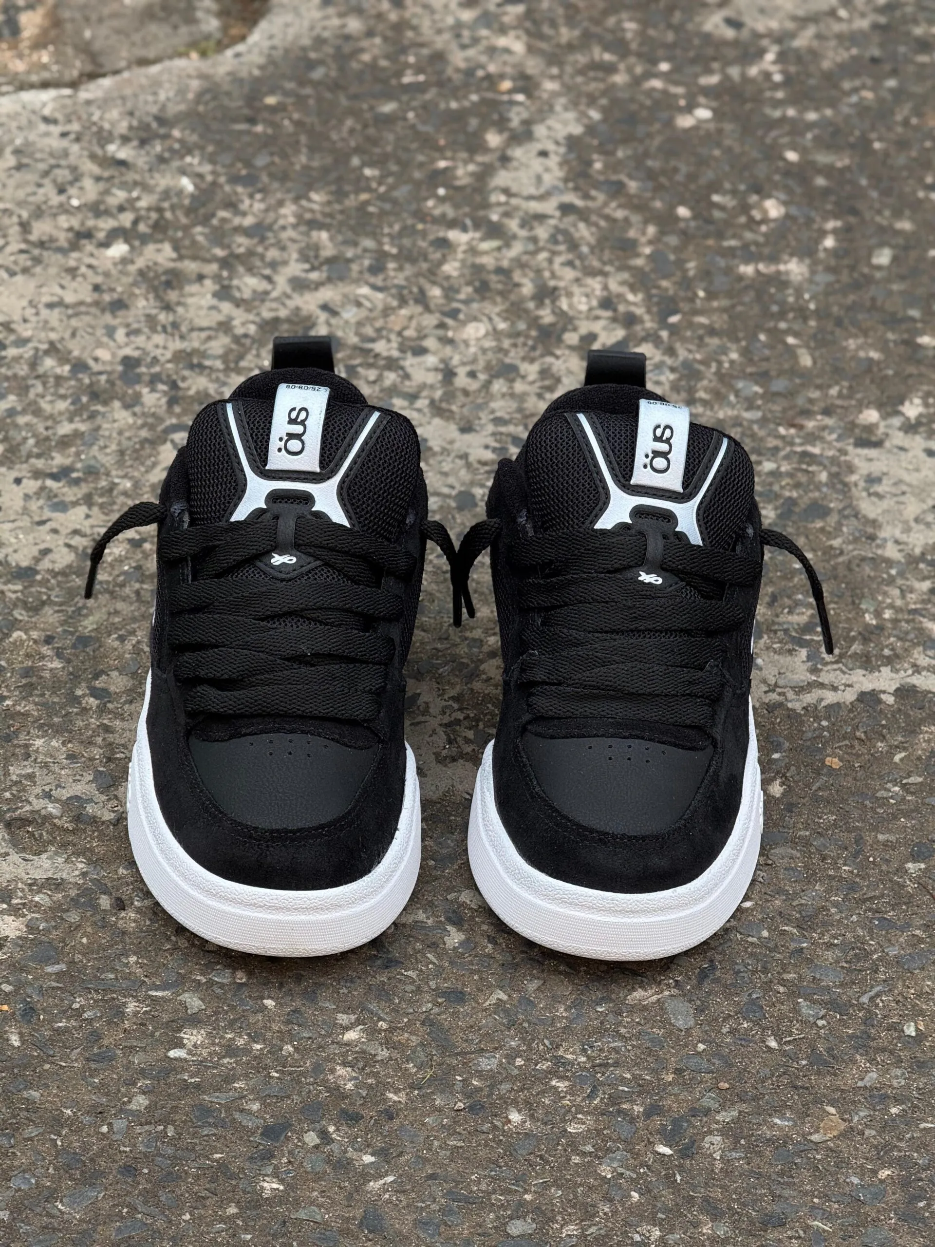 Tênis ÖUS Fluente Preto Branco Essencial - Imagem 8