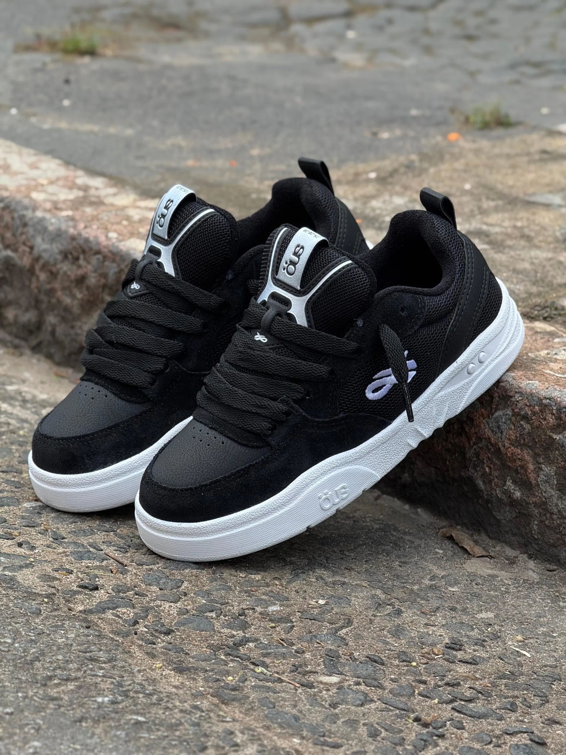 Tênis ÖUS Fluente Preto Branco Essencial - Imagem 6