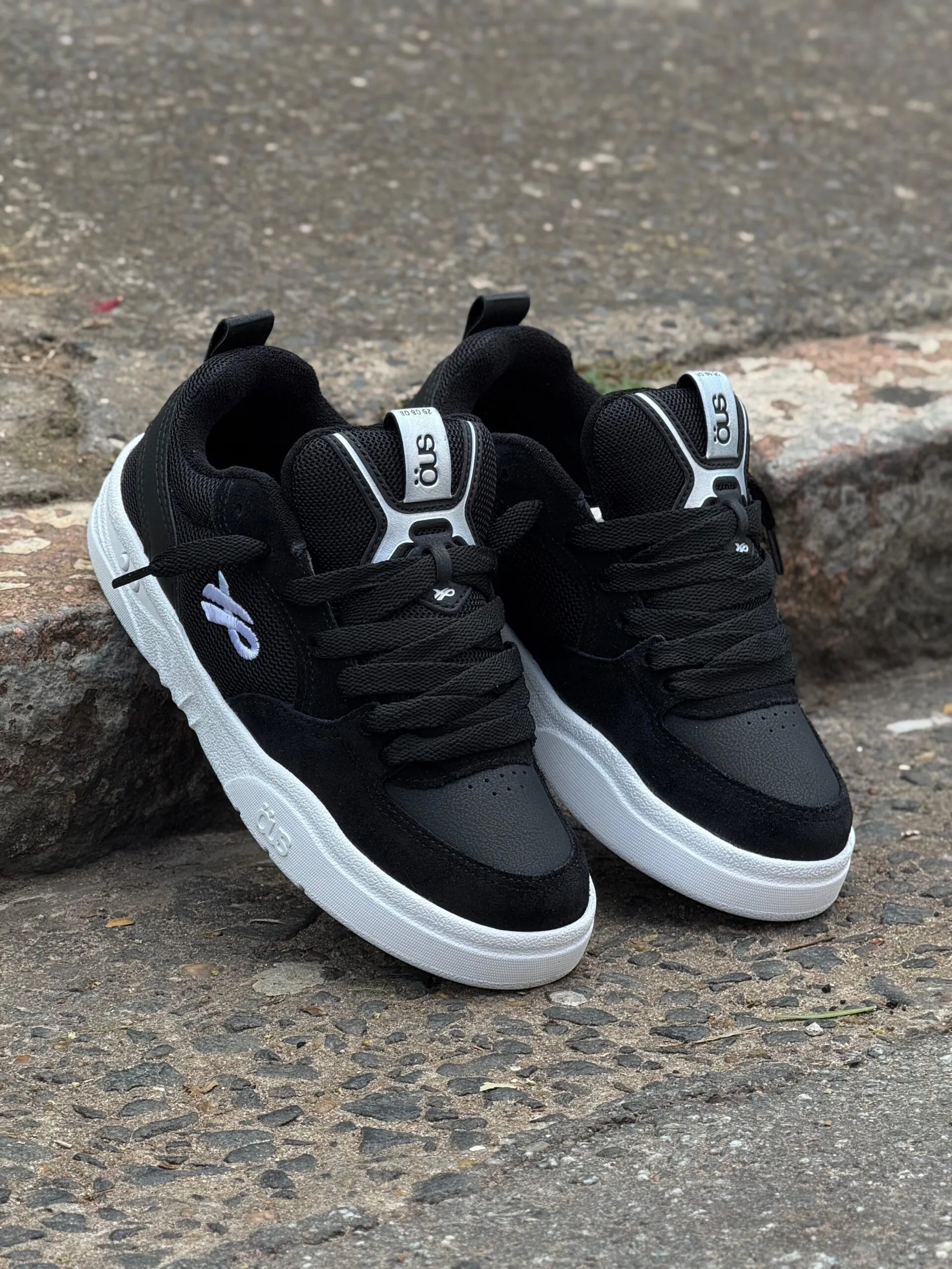 Tênis ÖUS Fluente Preto Branco Essencial - Imagem 3