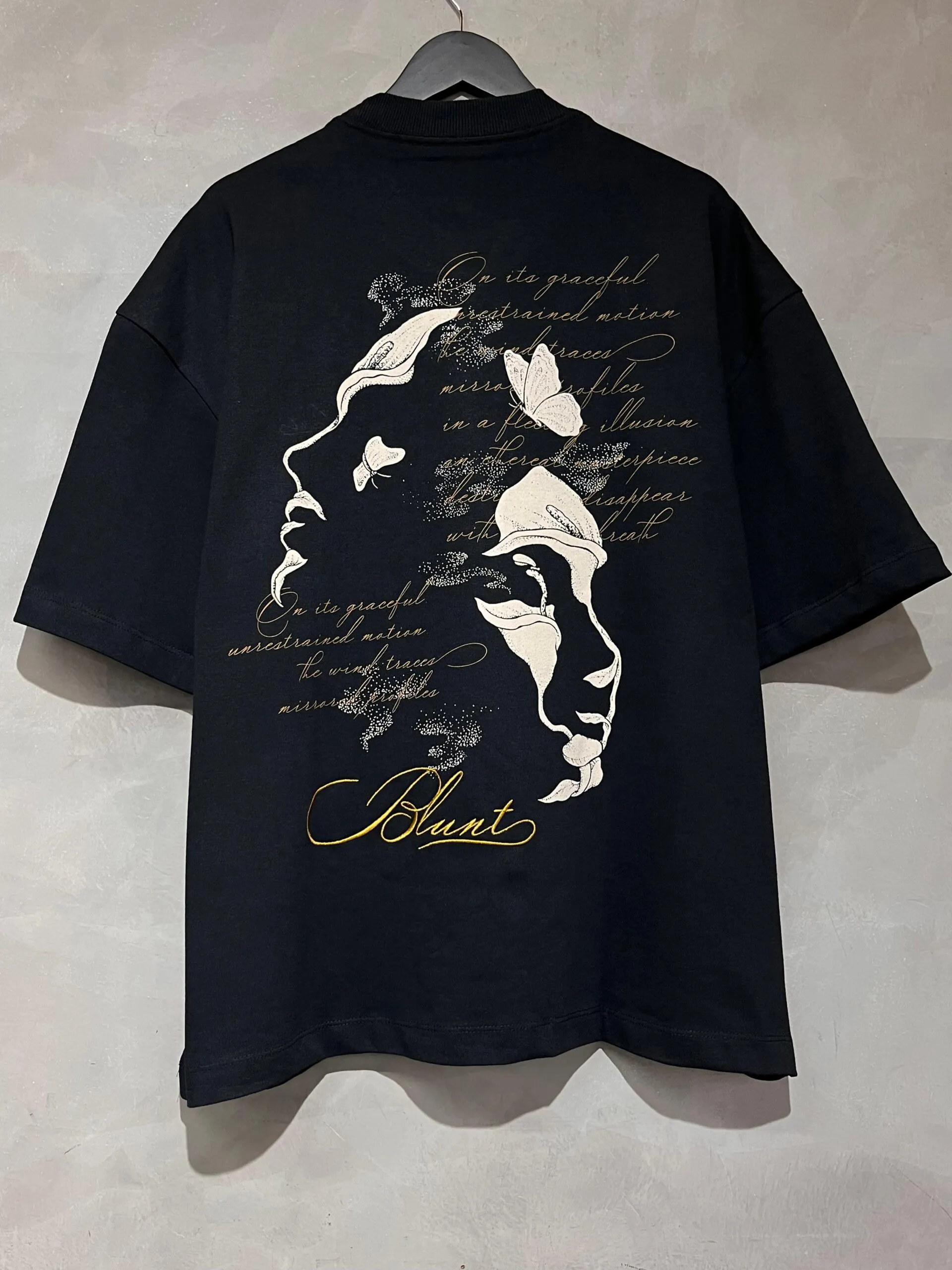 Camiseta Blunt Oversized Pareidolia Preto