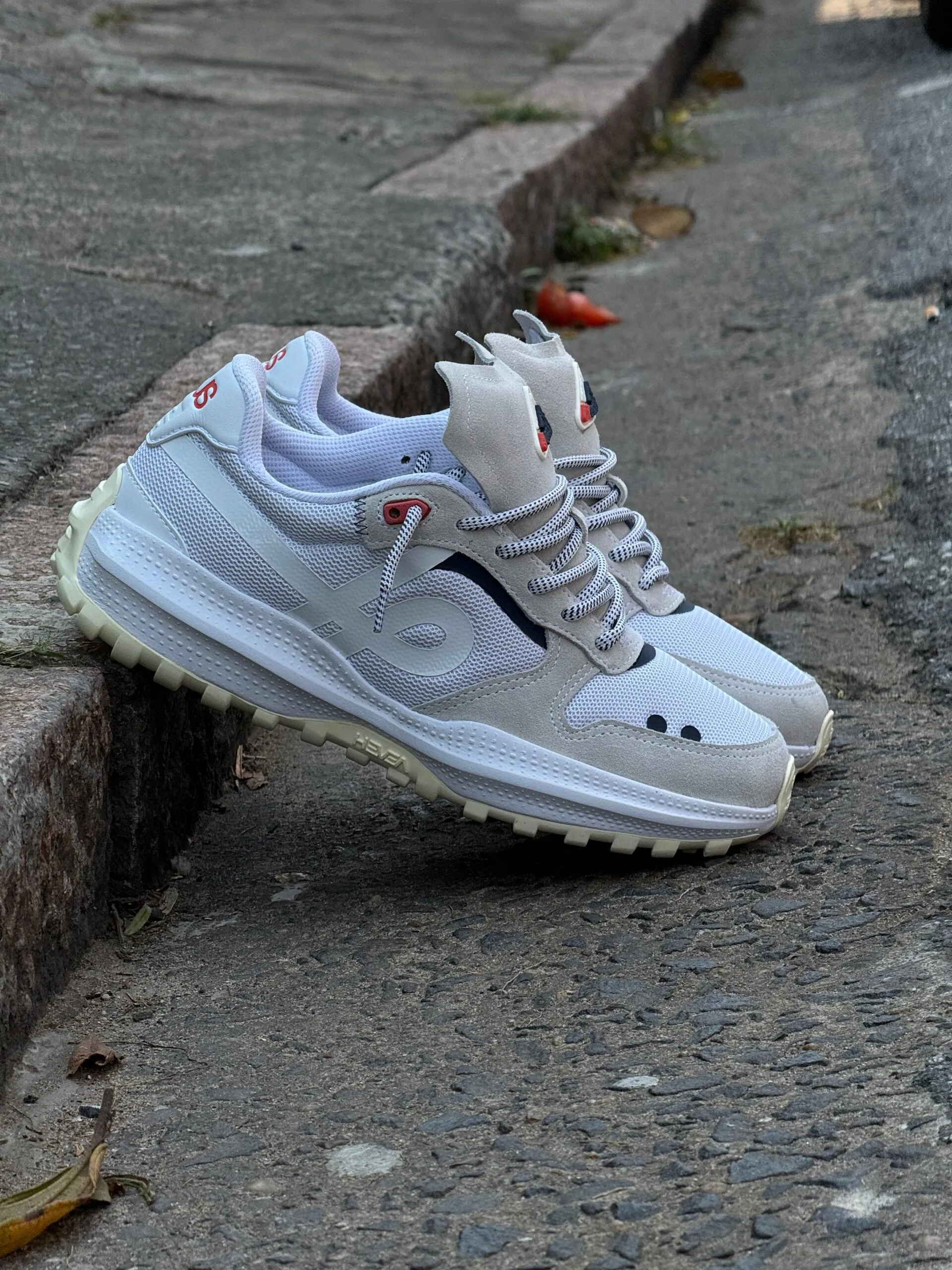 Tênis Öus Hevea Dots Branco Bege