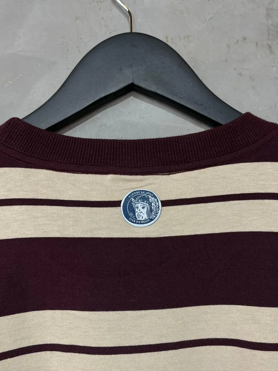 Camiseta Tupode Listrada Vinho Bege - Imagem 4