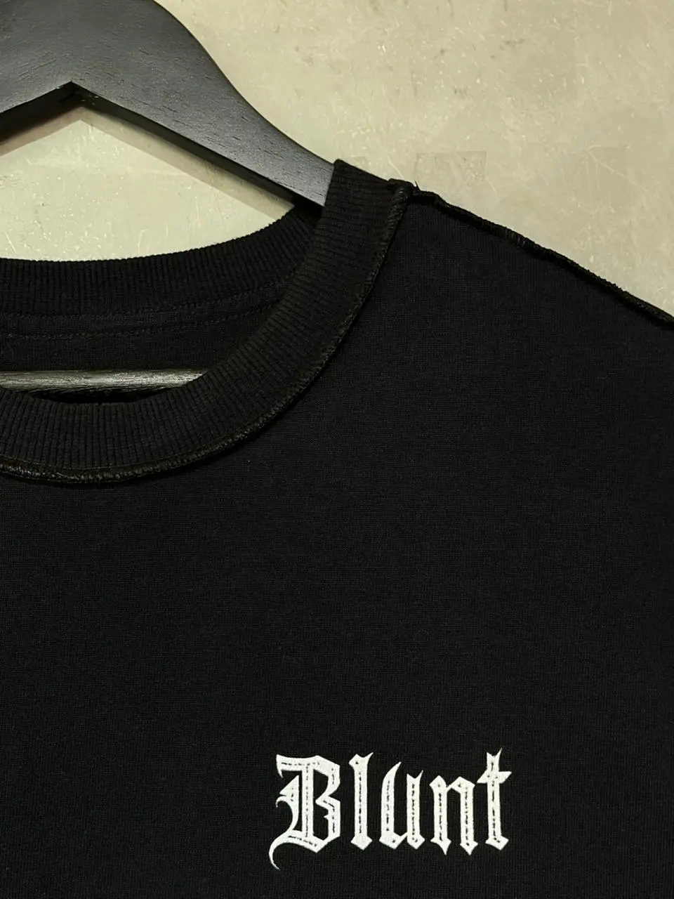 Regata Blunt Cutoff Giardino Preto - Imagem 5