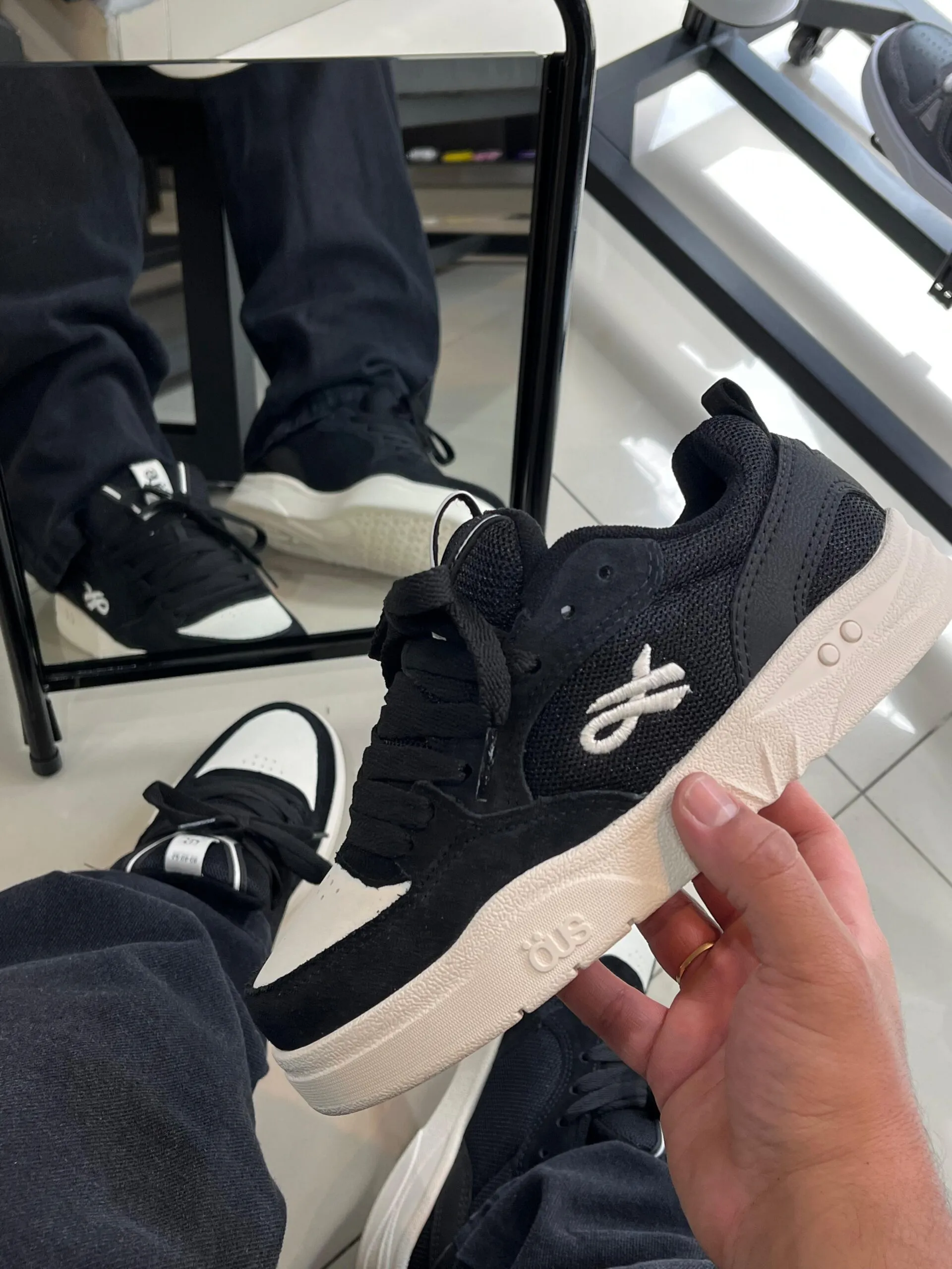 Tênis Öus Fluente Preto Chantilly