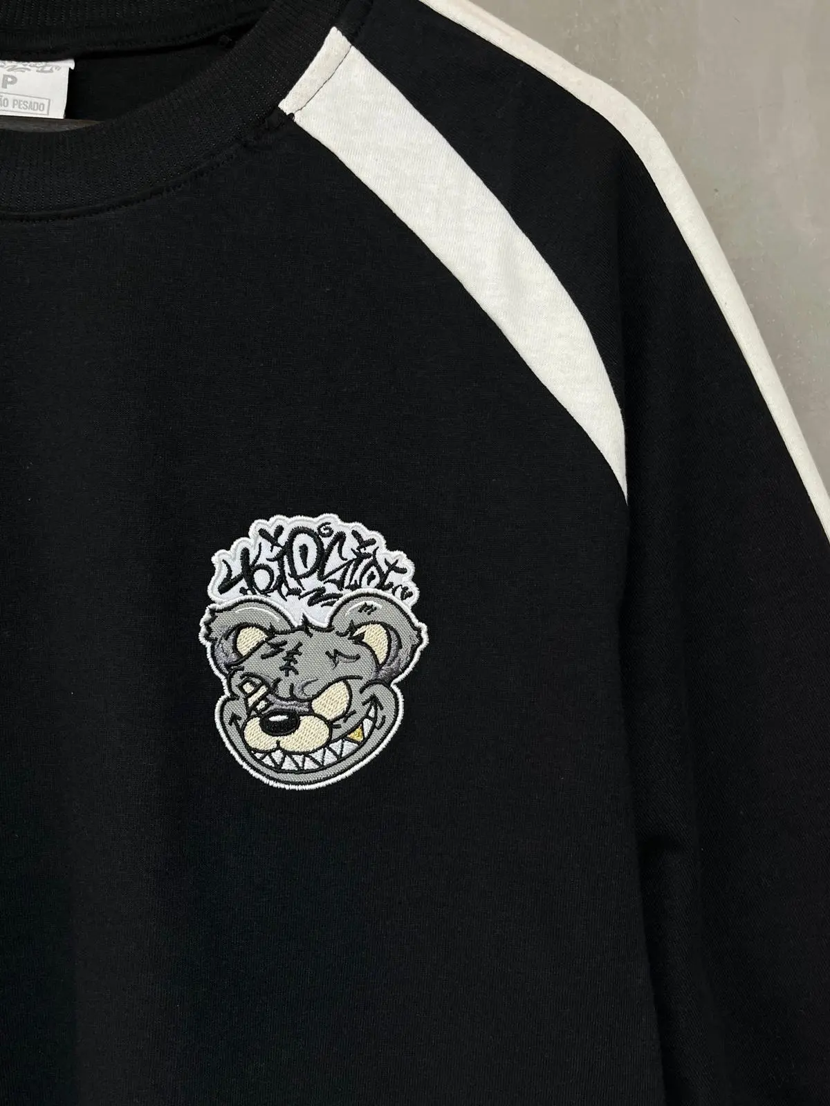 Camiseta Over Malhão Recorte “Rabisco” Preto/Branco - Imagem 4